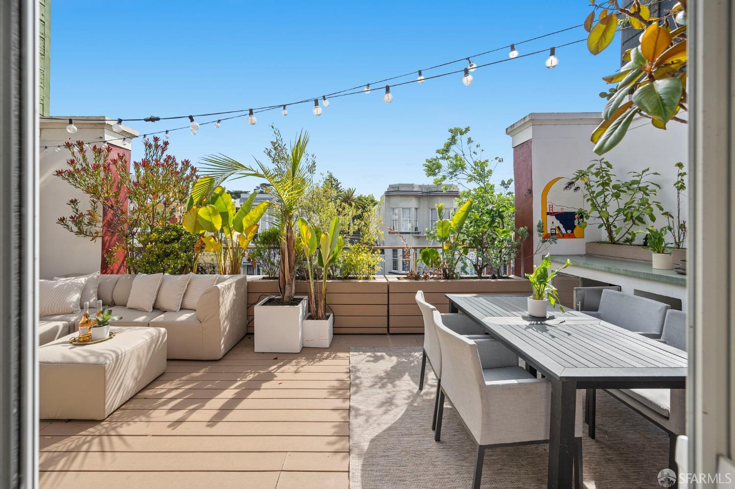 541 Divisadero Street