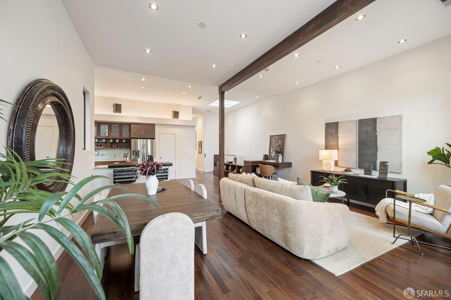 541 Divisadero Street