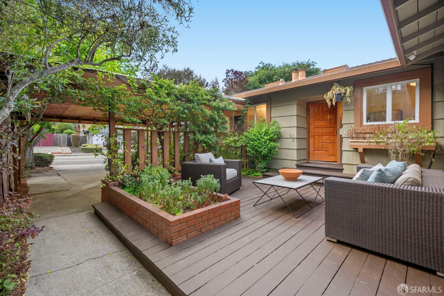 2241 Valleywood Drive