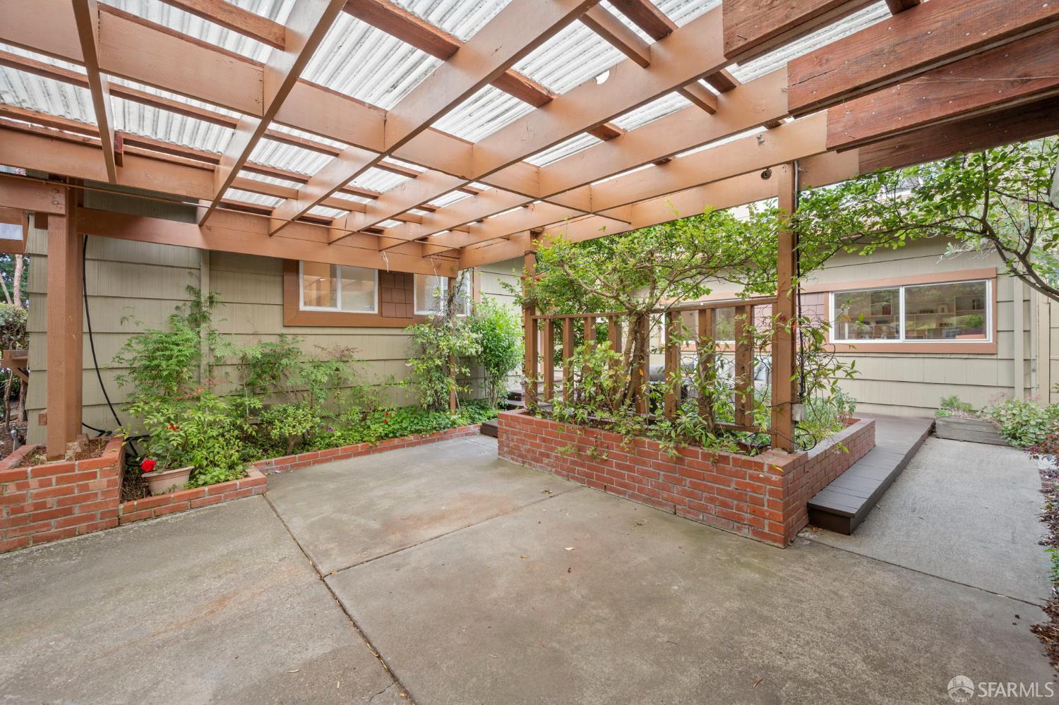 2241 Valleywood Drive