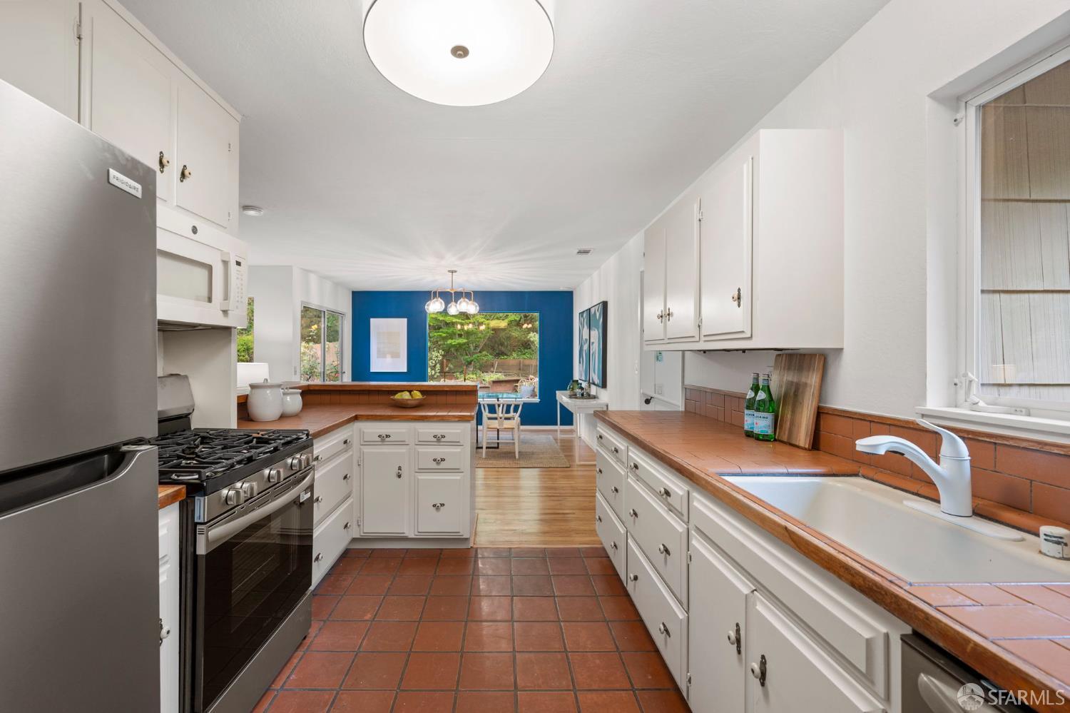 2241 Valleywood Drive