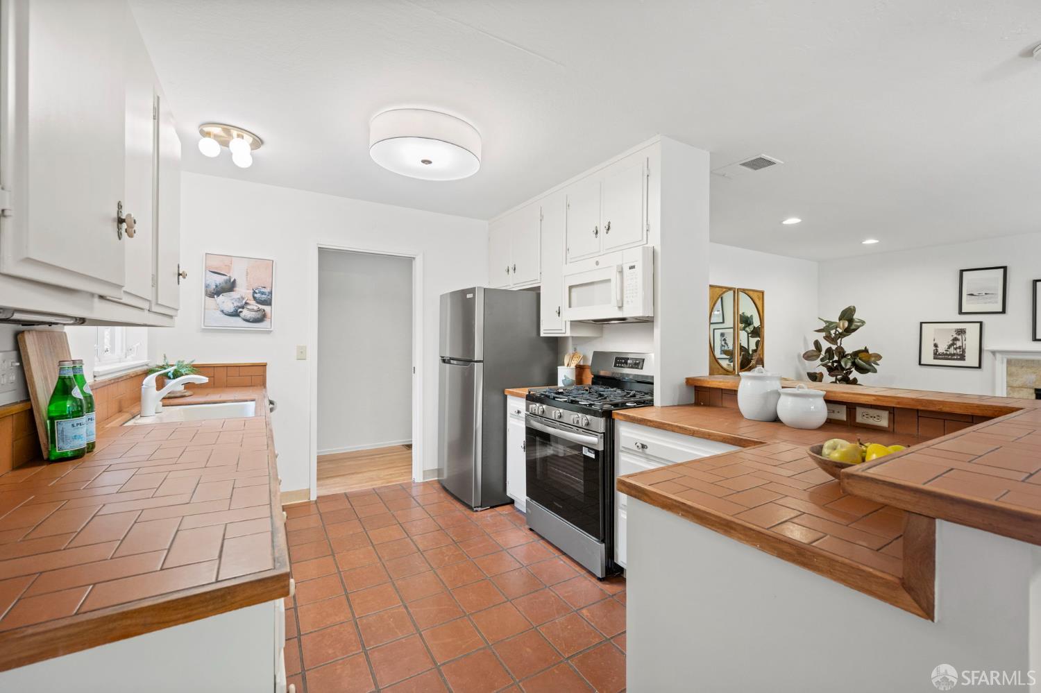 2241 Valleywood Drive