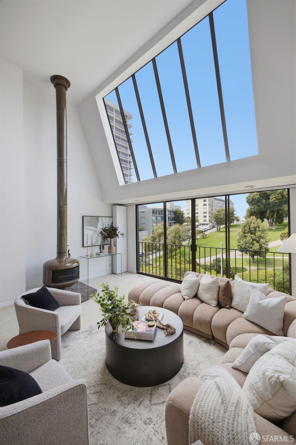 2171 Sacramento Street # 13