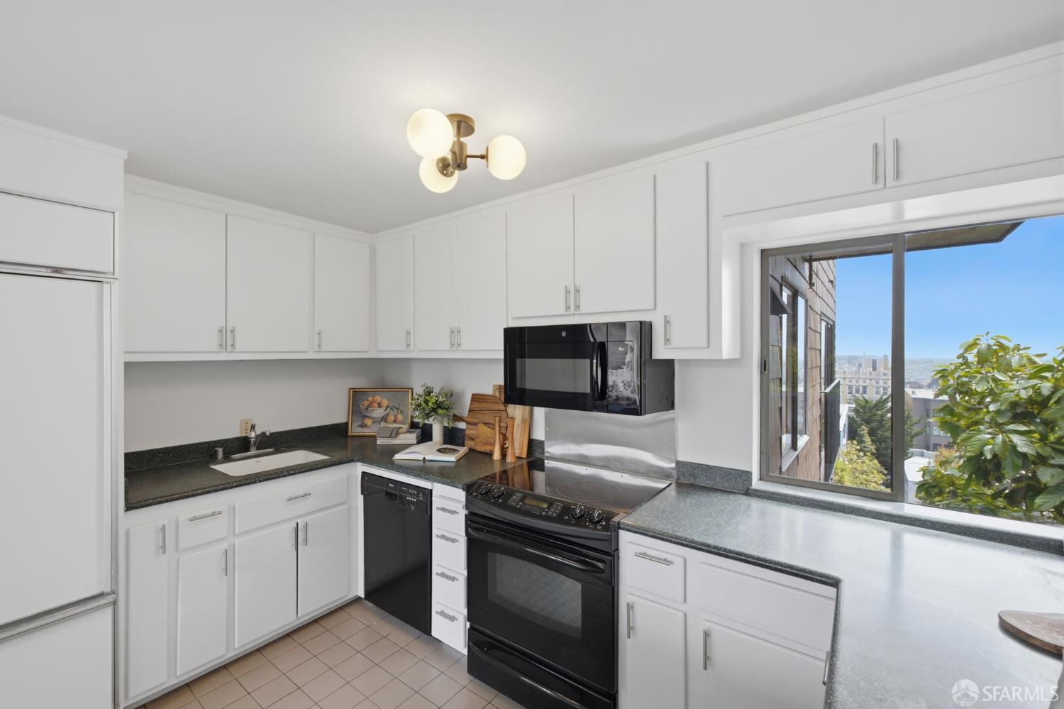 2171 Sacramento Street # 13