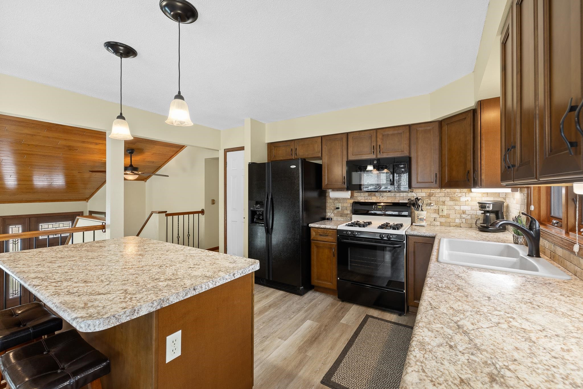 7576 Crossbill Circle