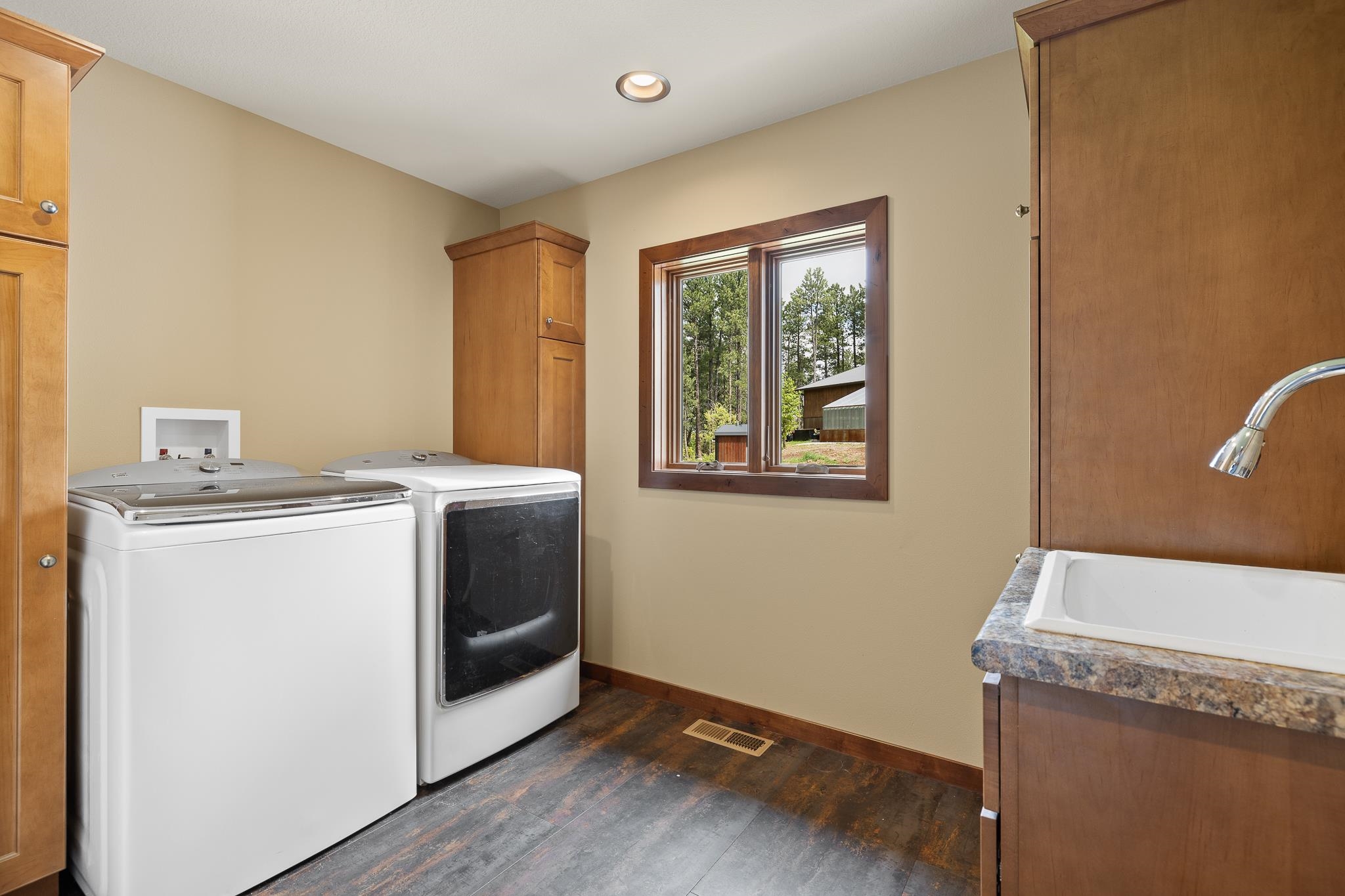 2287 Pasque Loop