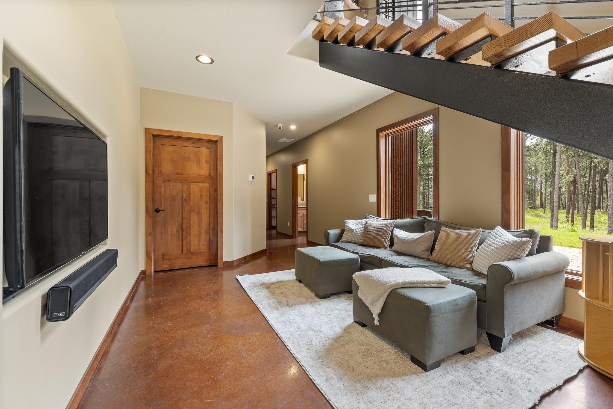 2287 Pasque Loop