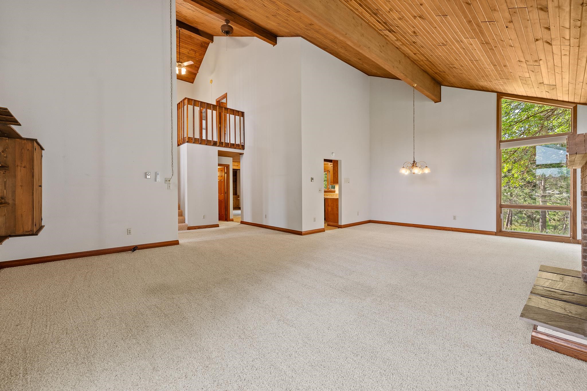 8325 Blackbird Ct