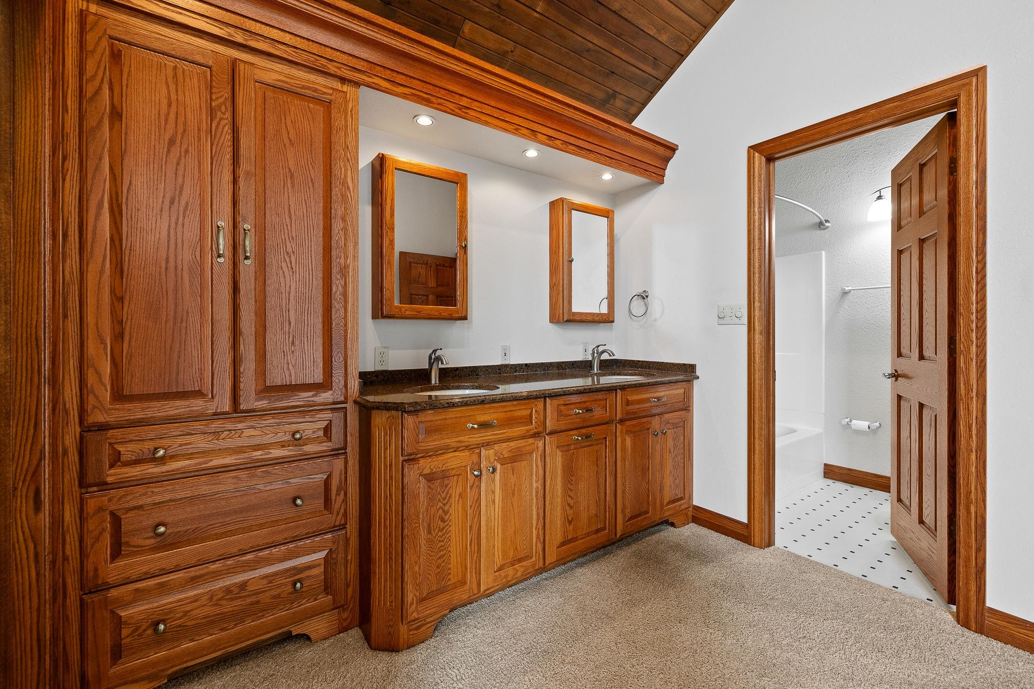 8325 Blackbird Ct