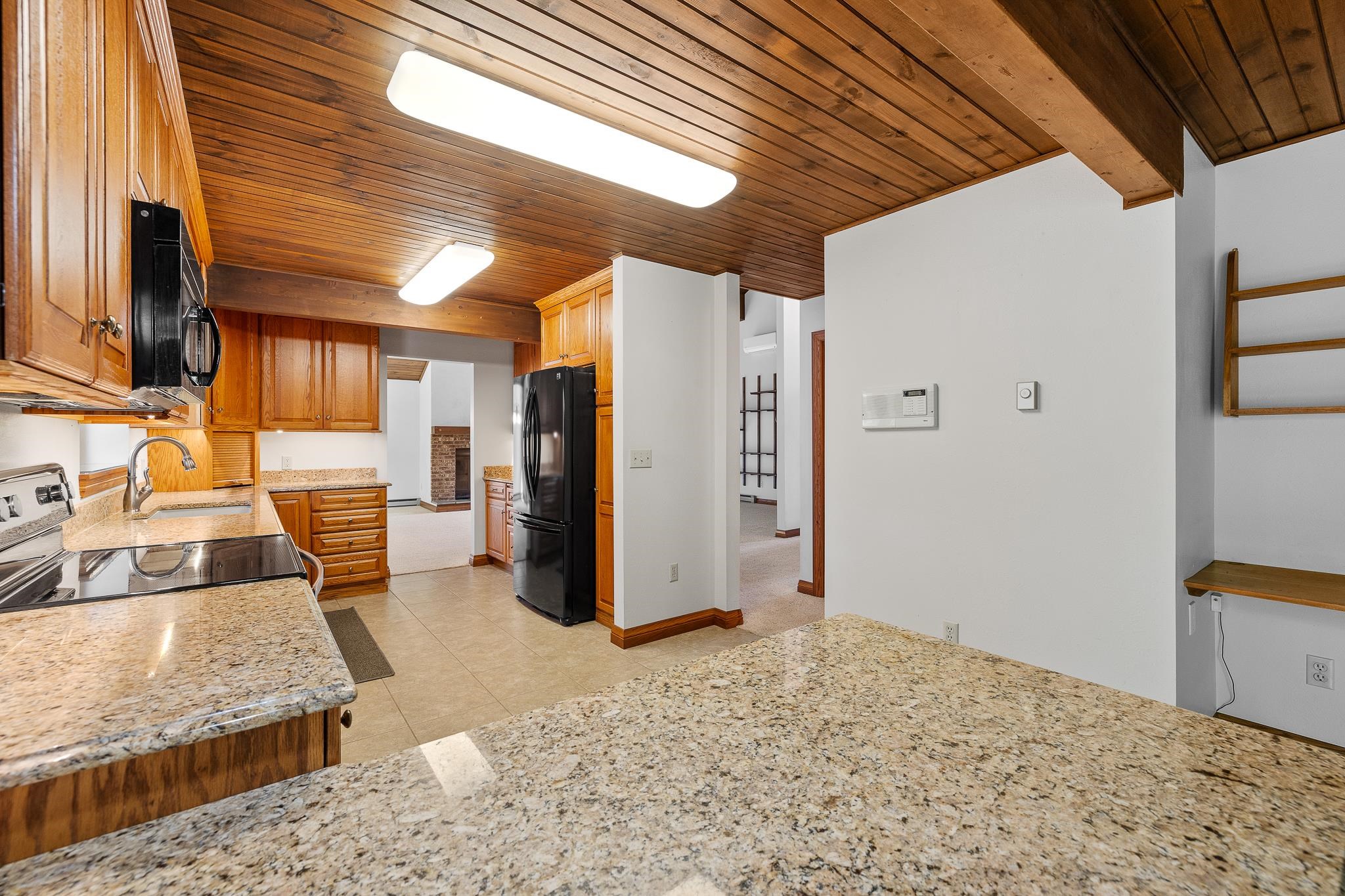 8325 Blackbird Ct