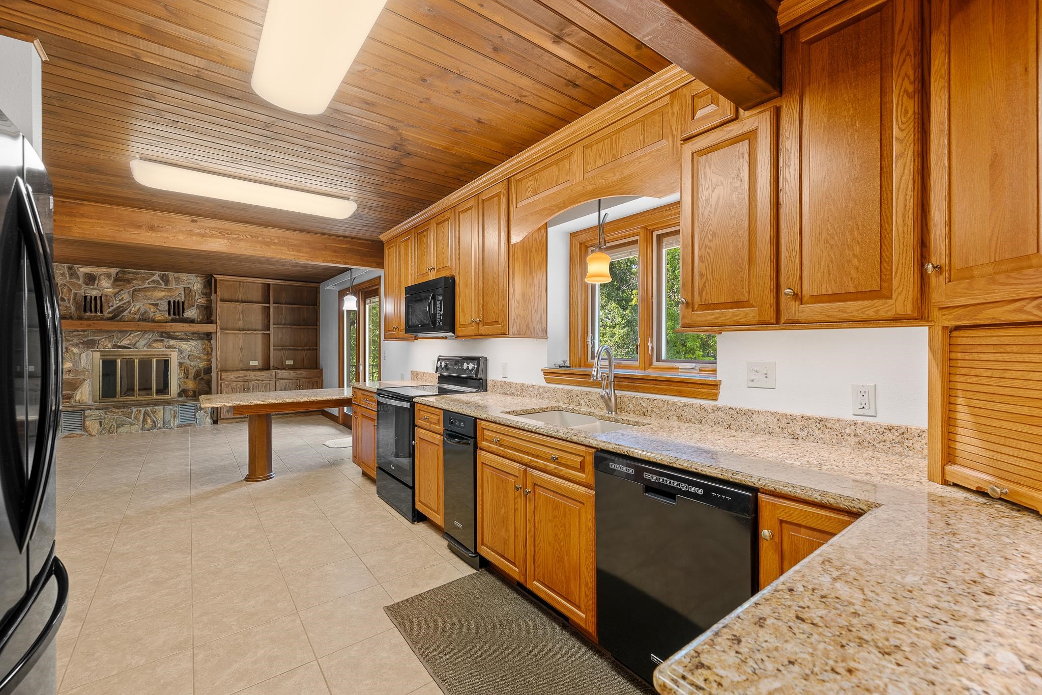 8325 Blackbird Ct