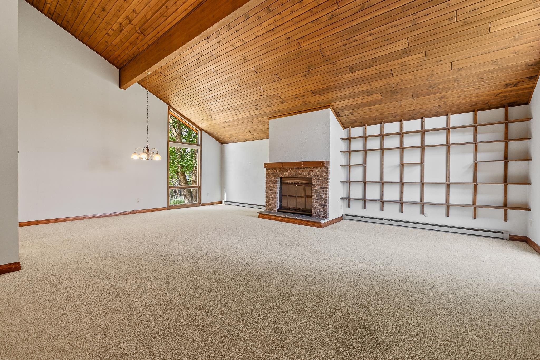 8325 Blackbird Ct