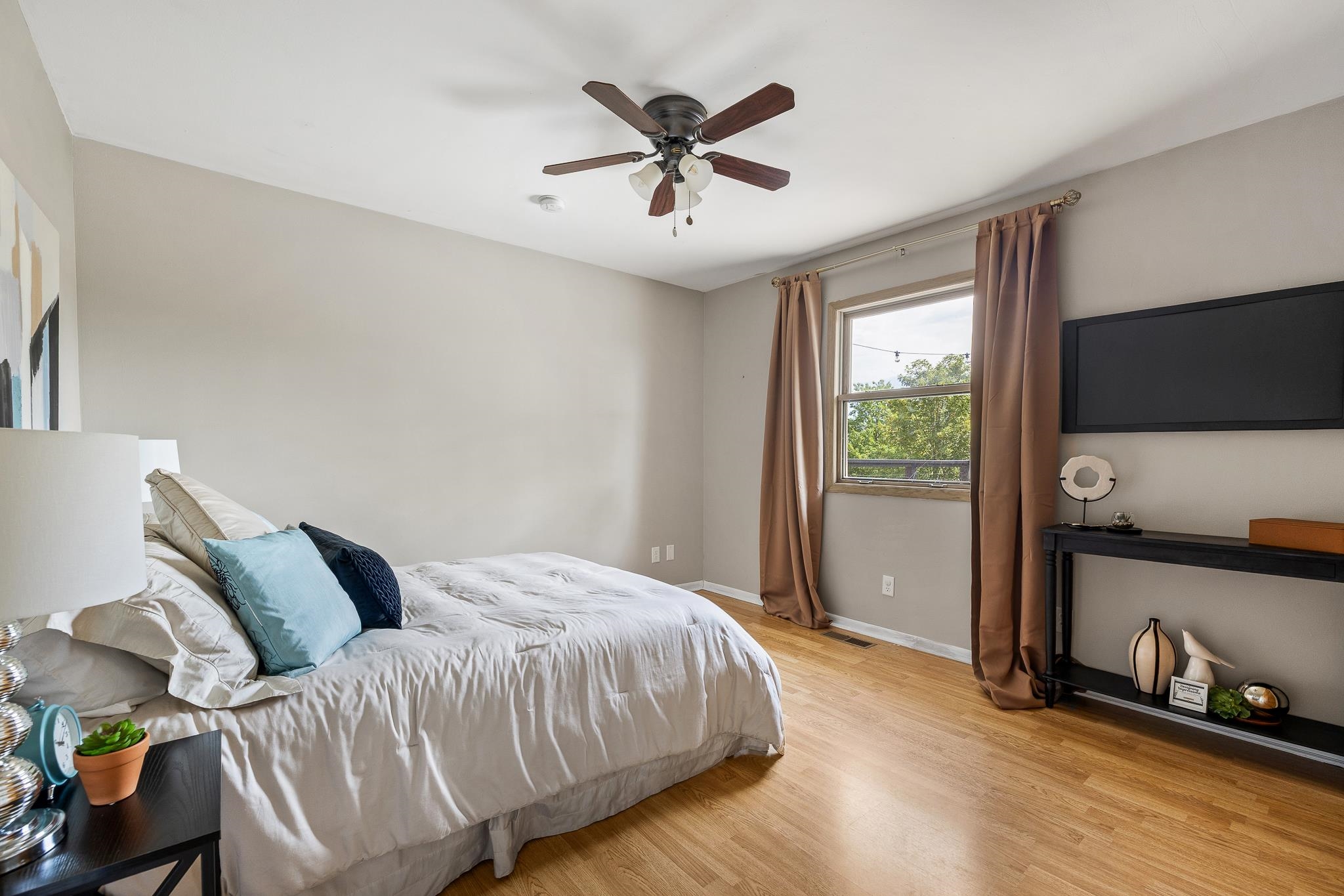 3240 Meadowbrook Drive