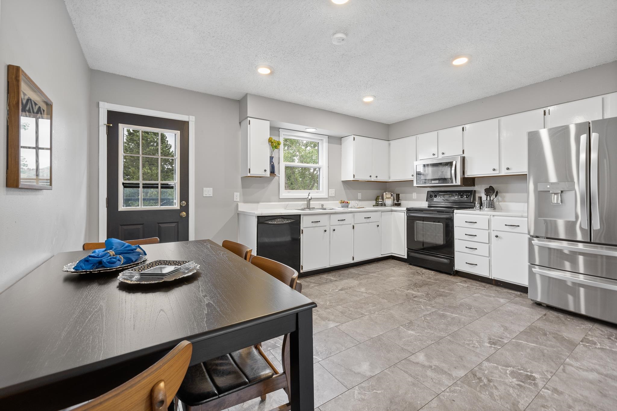 3240 Meadowbrook Drive