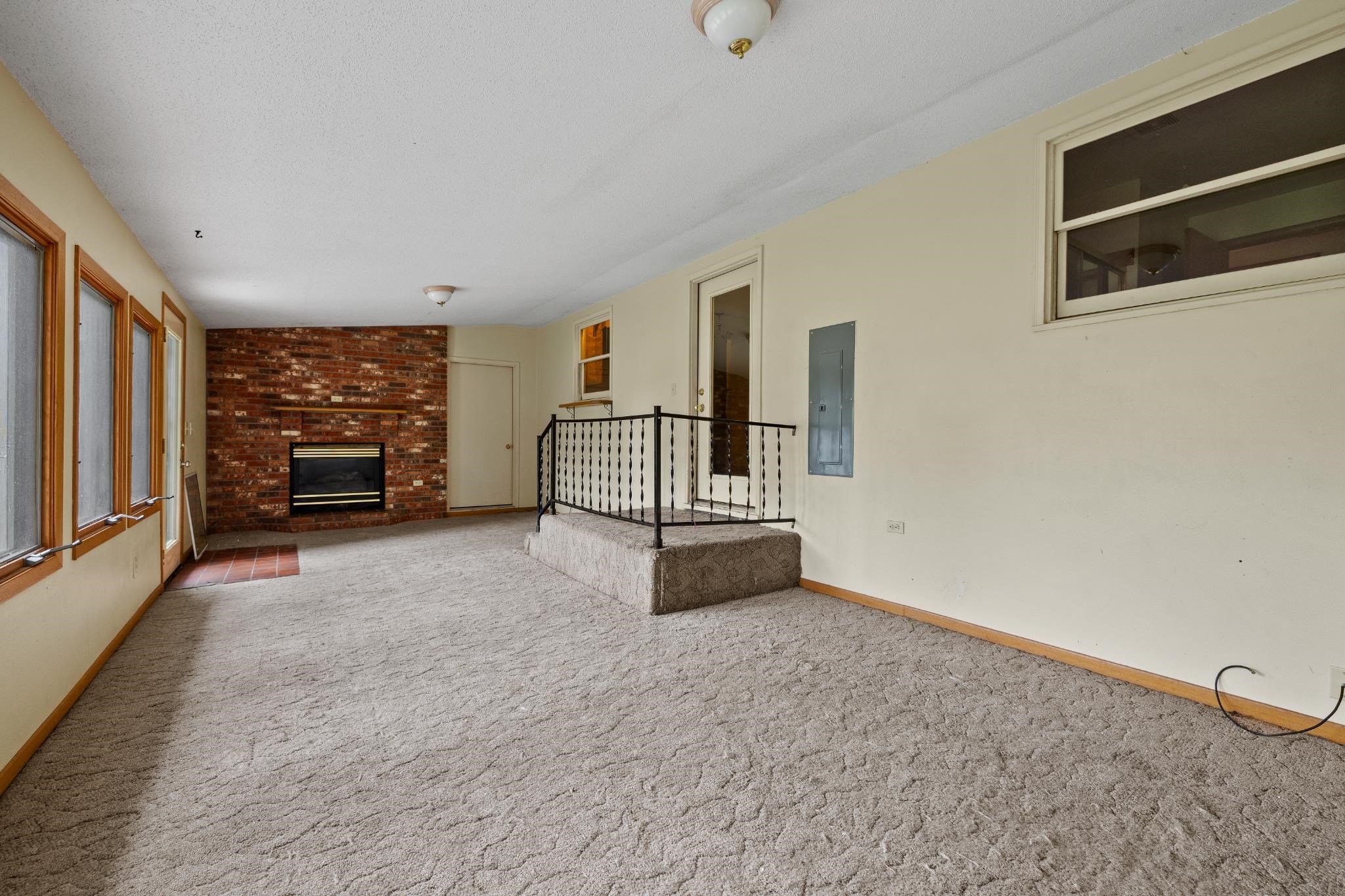 2430 Judy Ave