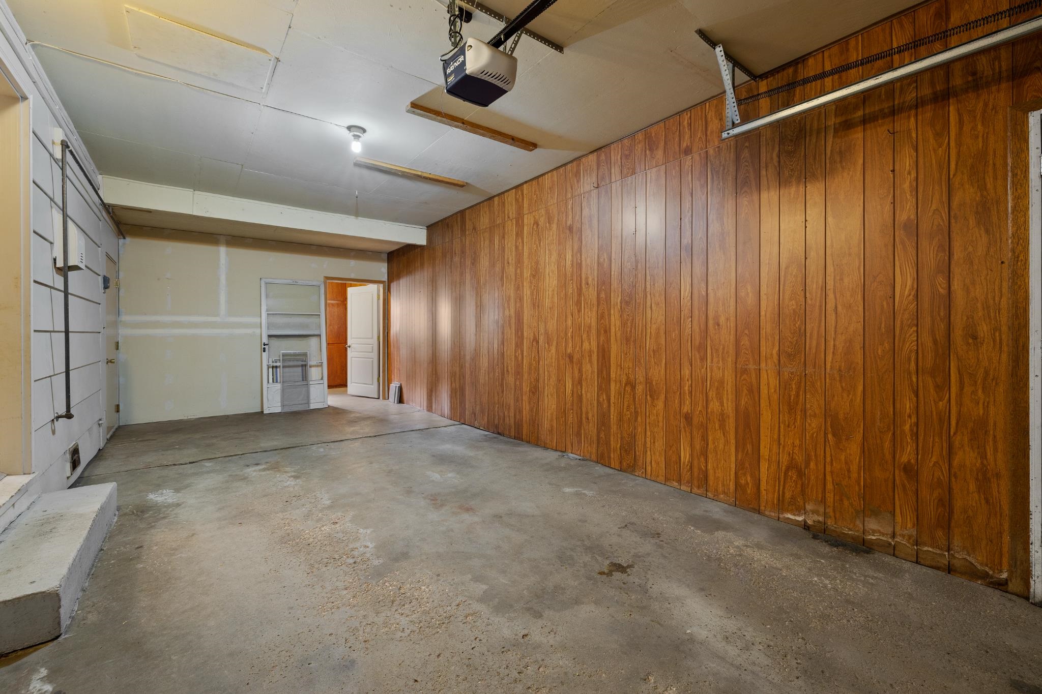 2430 Judy Ave