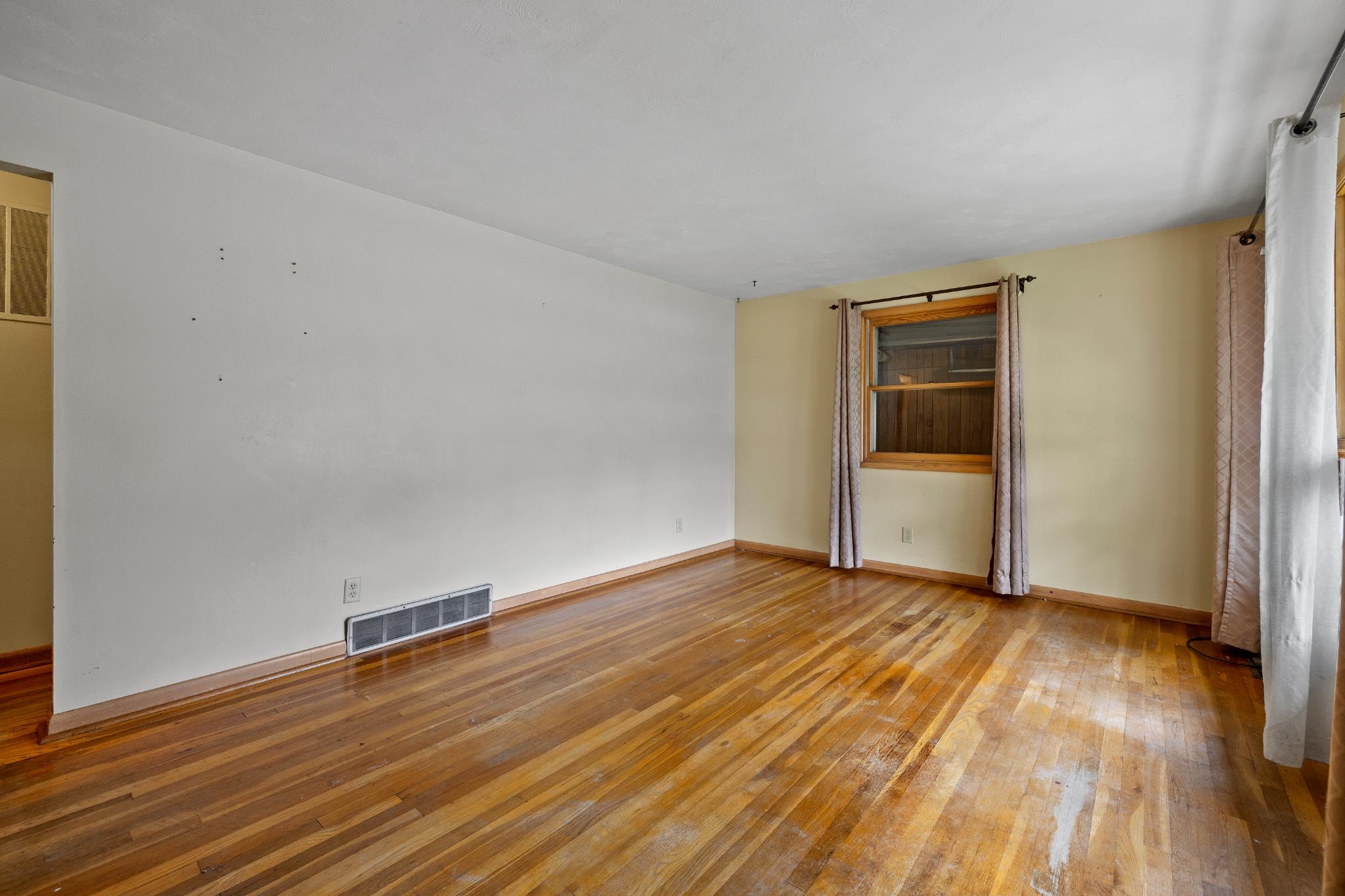 2430 Judy Ave