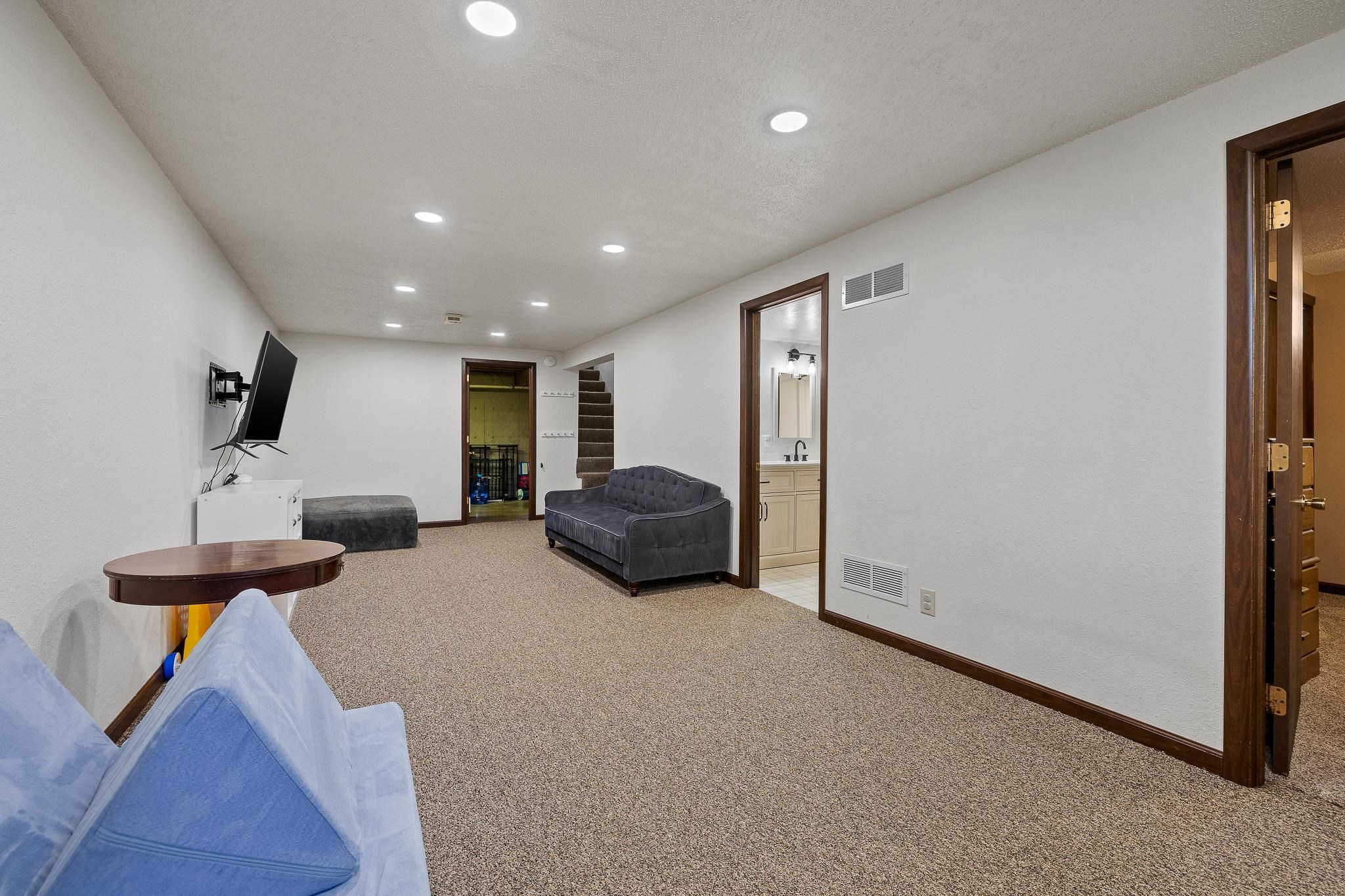 1611 Brentwood Street