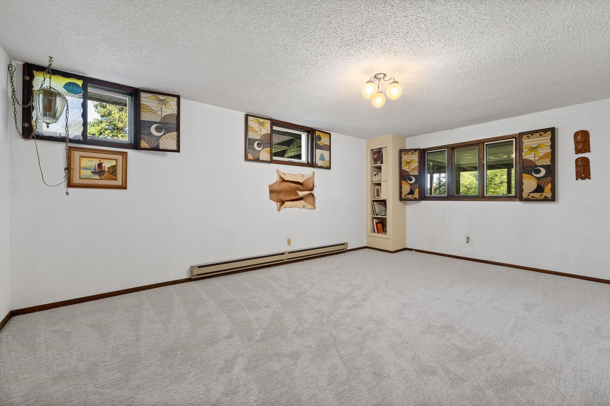 22586 Lightning Ridge Road