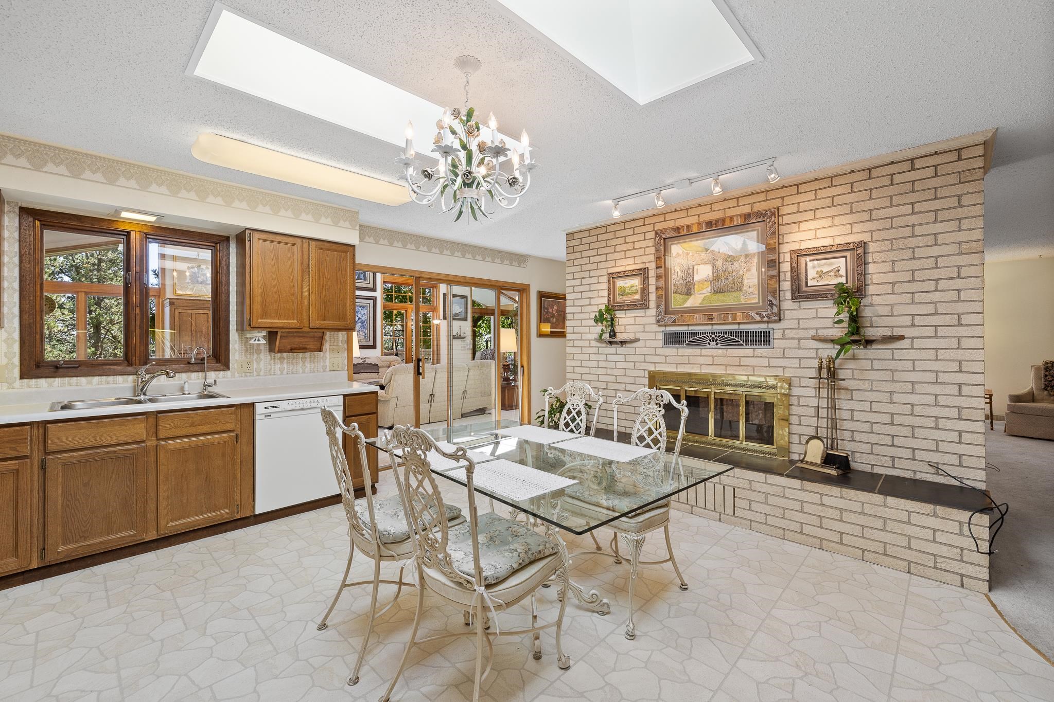 22586 Lightning Ridge Road