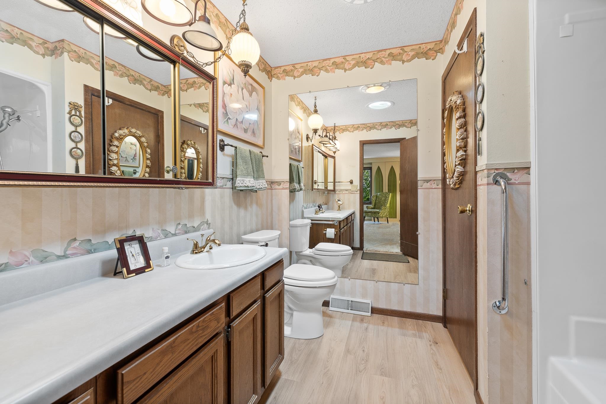 22586 Lightning Ridge Road