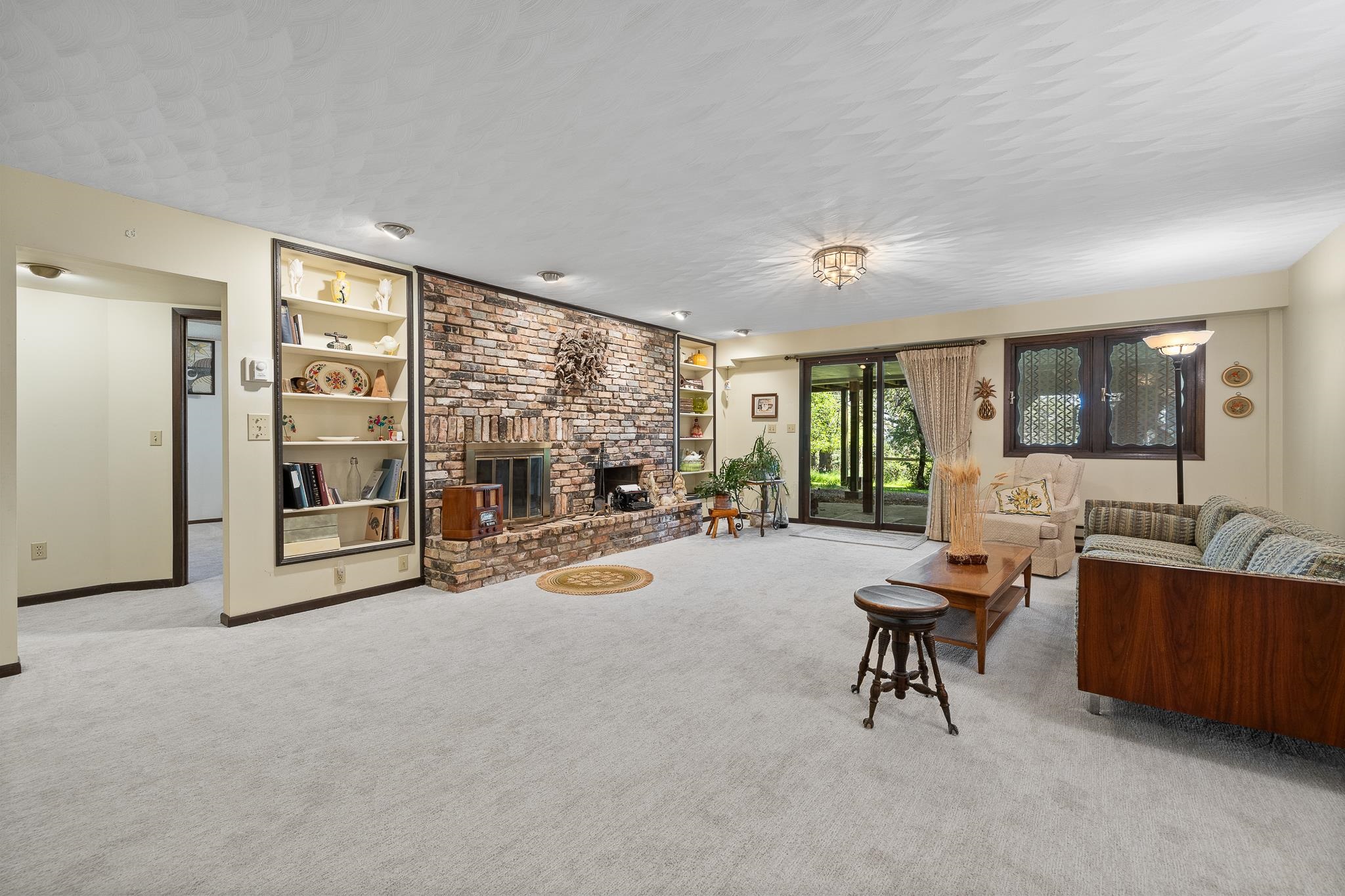 22586 Lightning Ridge Road