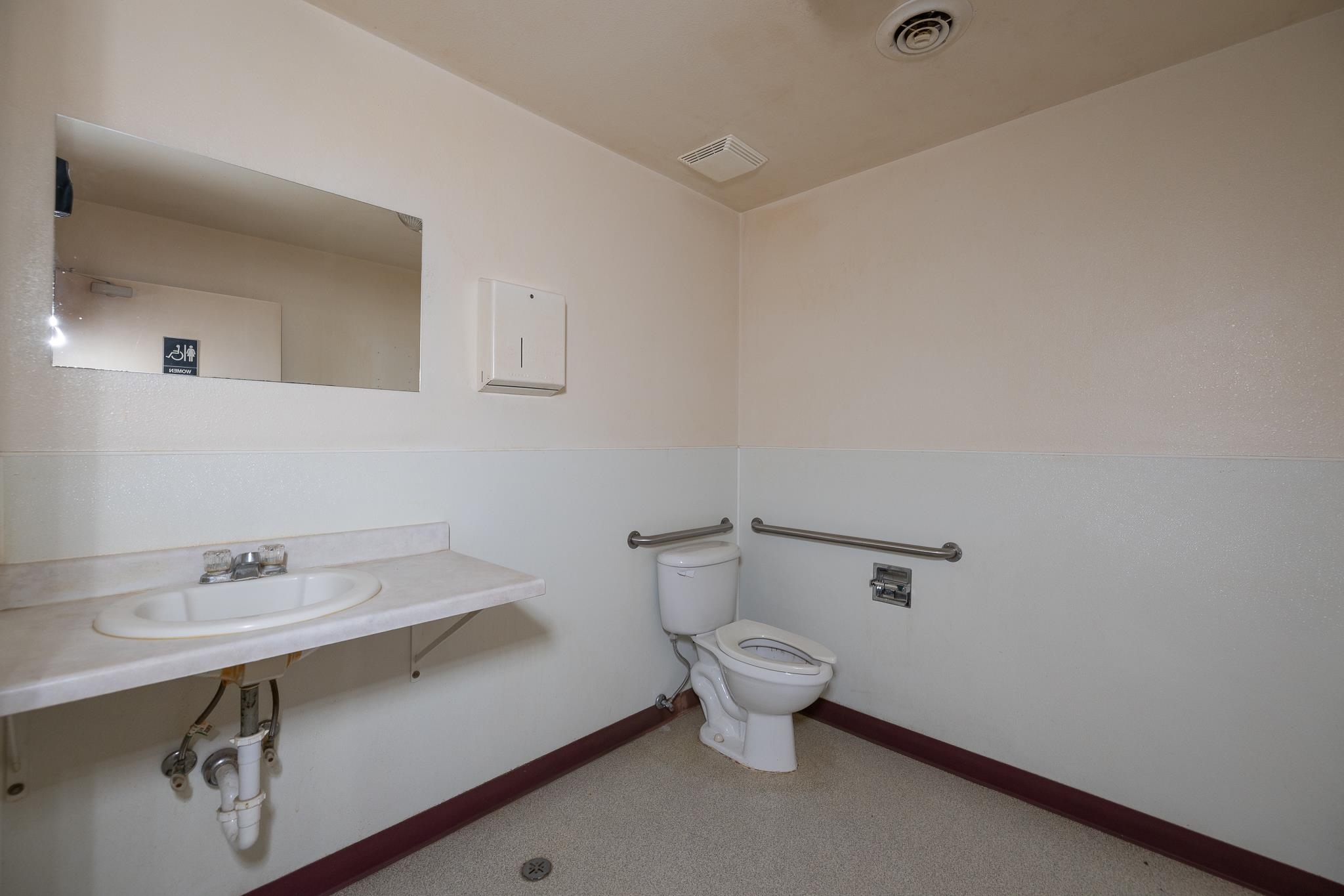 110 S Chicago Street