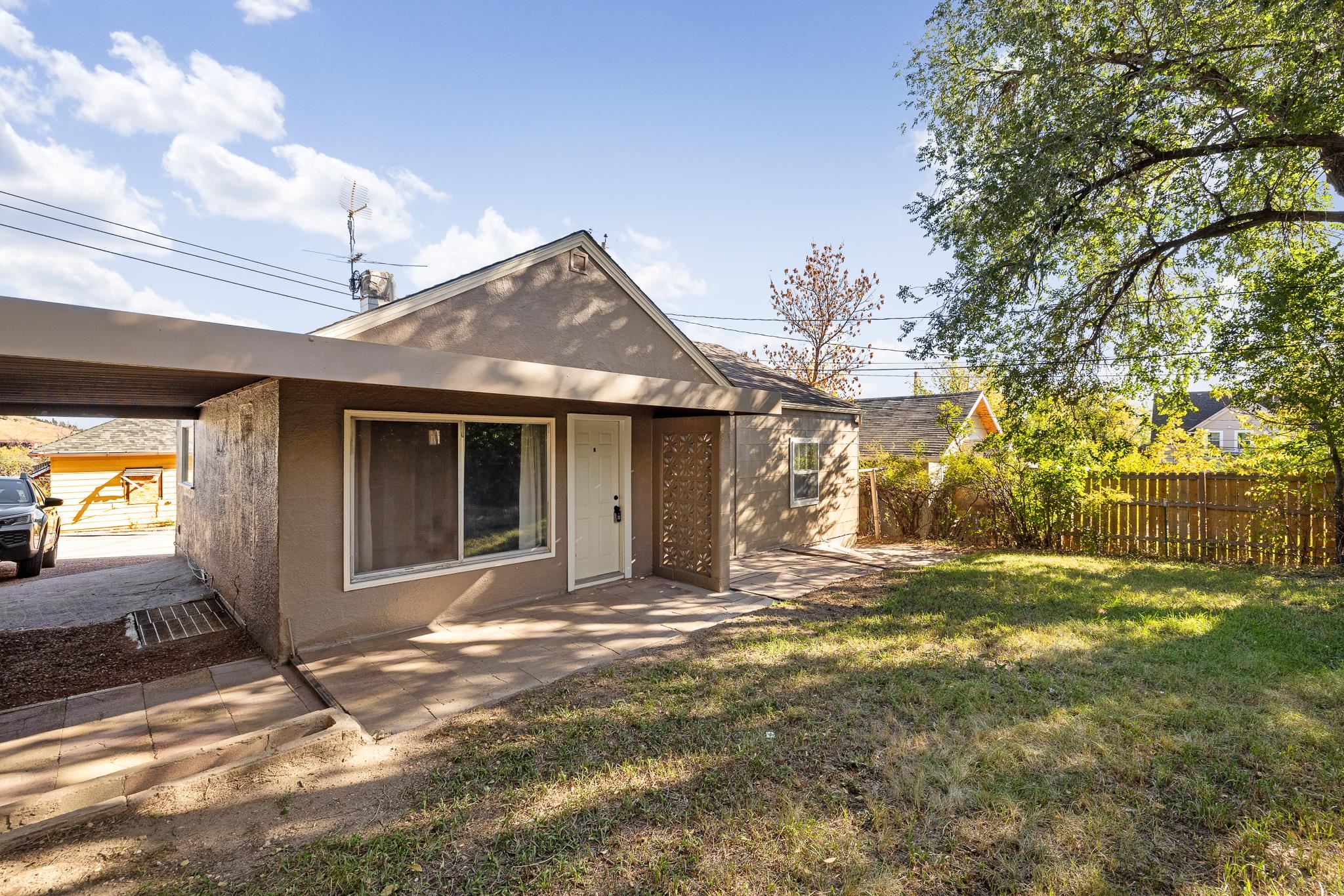 1318 1/2 Quincy Street