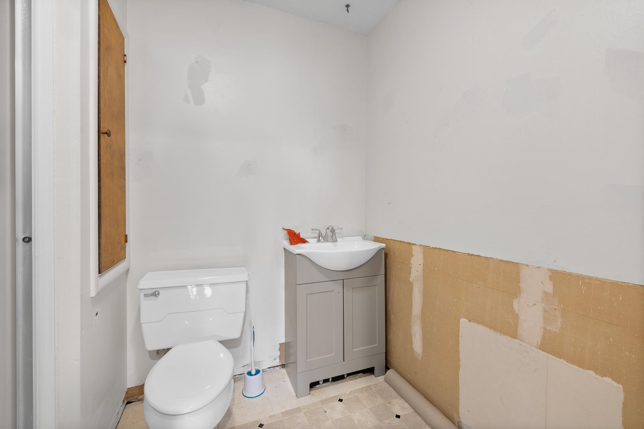 234 E Philadelphia Street