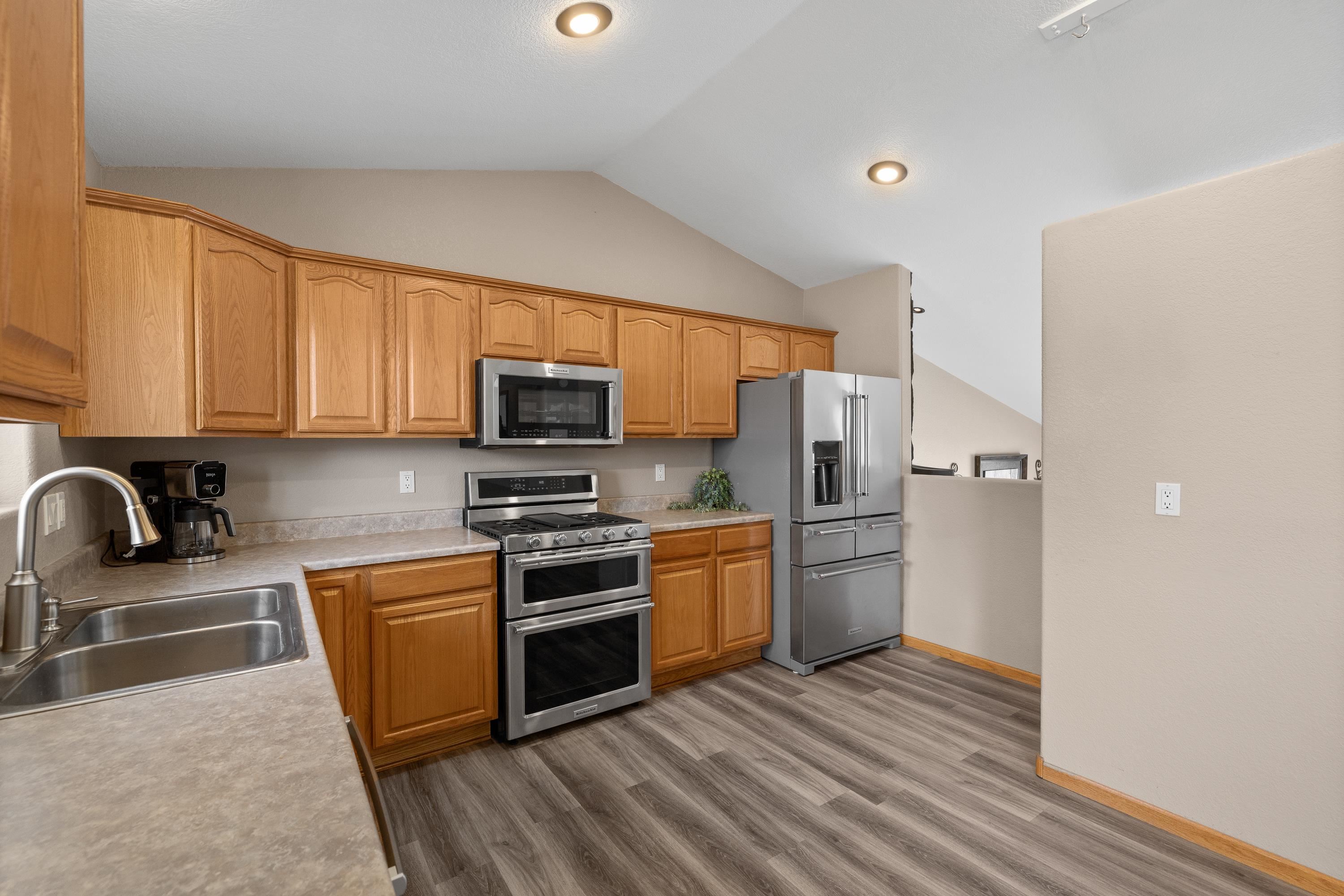 7150 Castlewood Drive