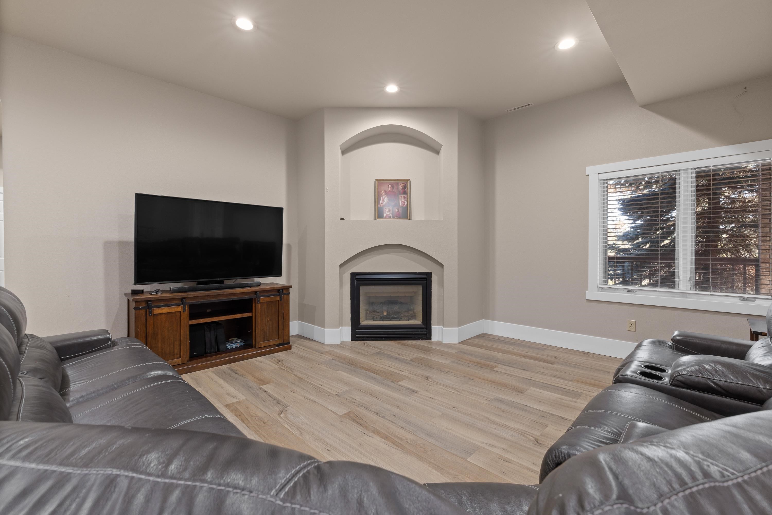 4785 Cliff Drive