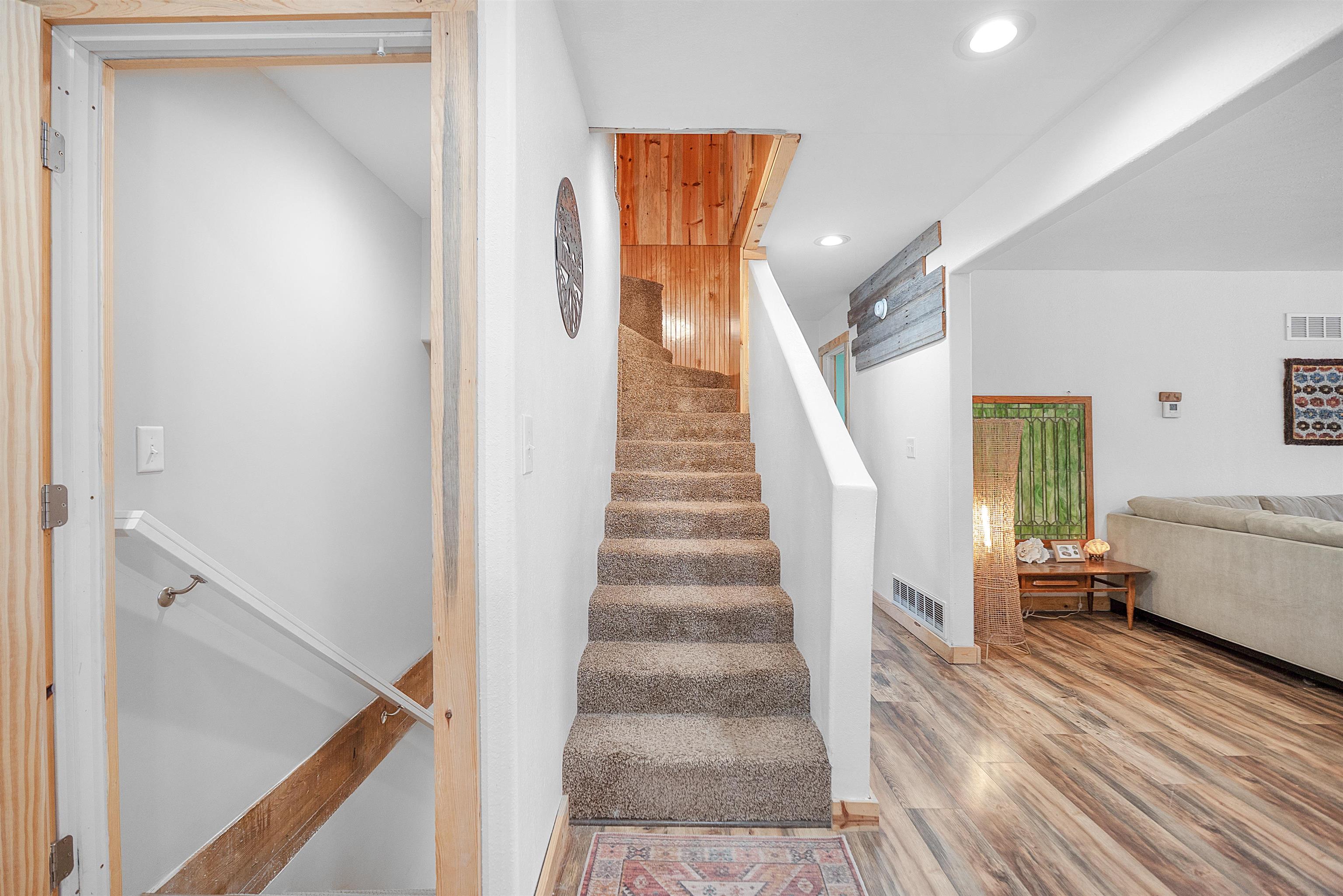 27546 Cascade Road