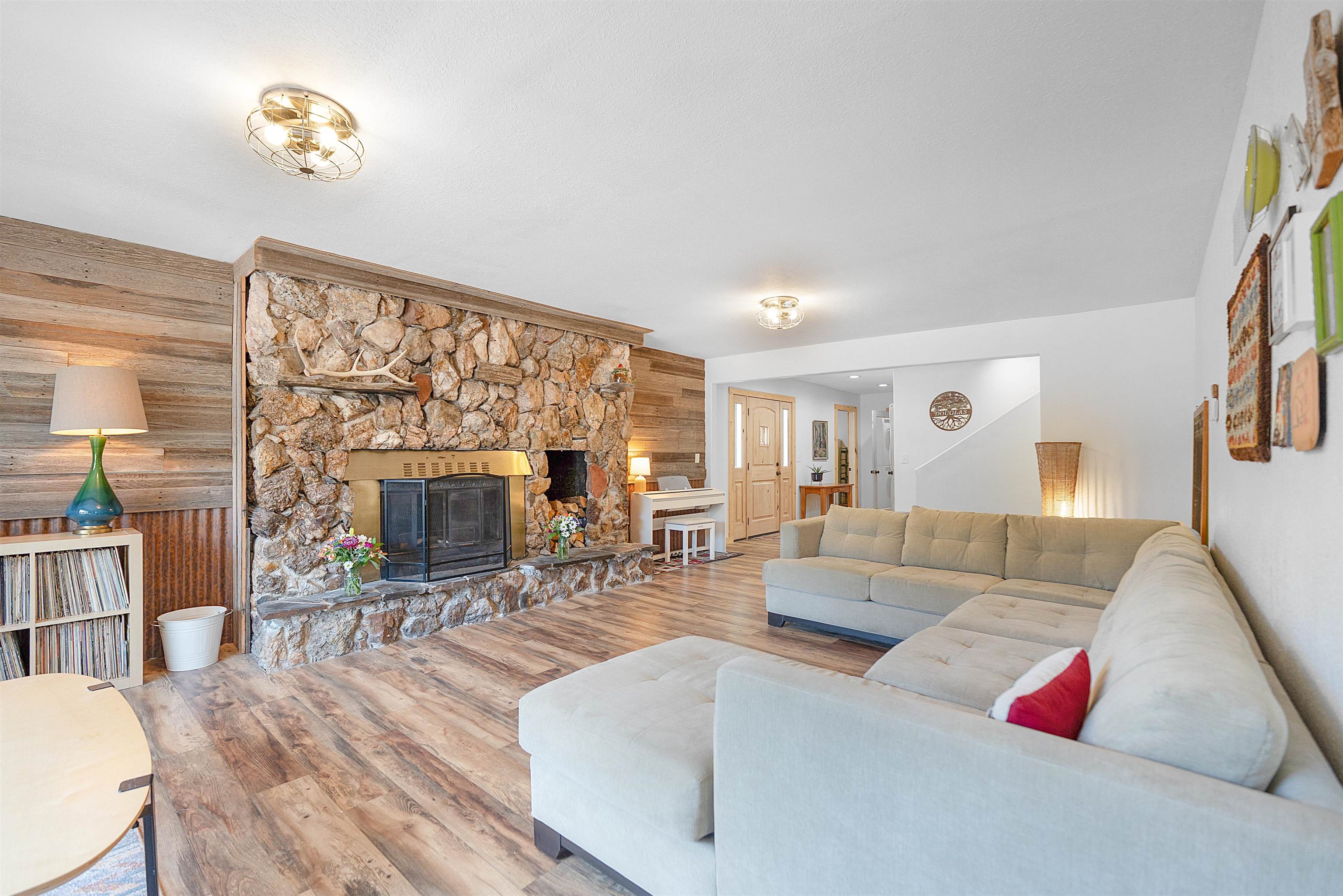 27546 Cascade Road