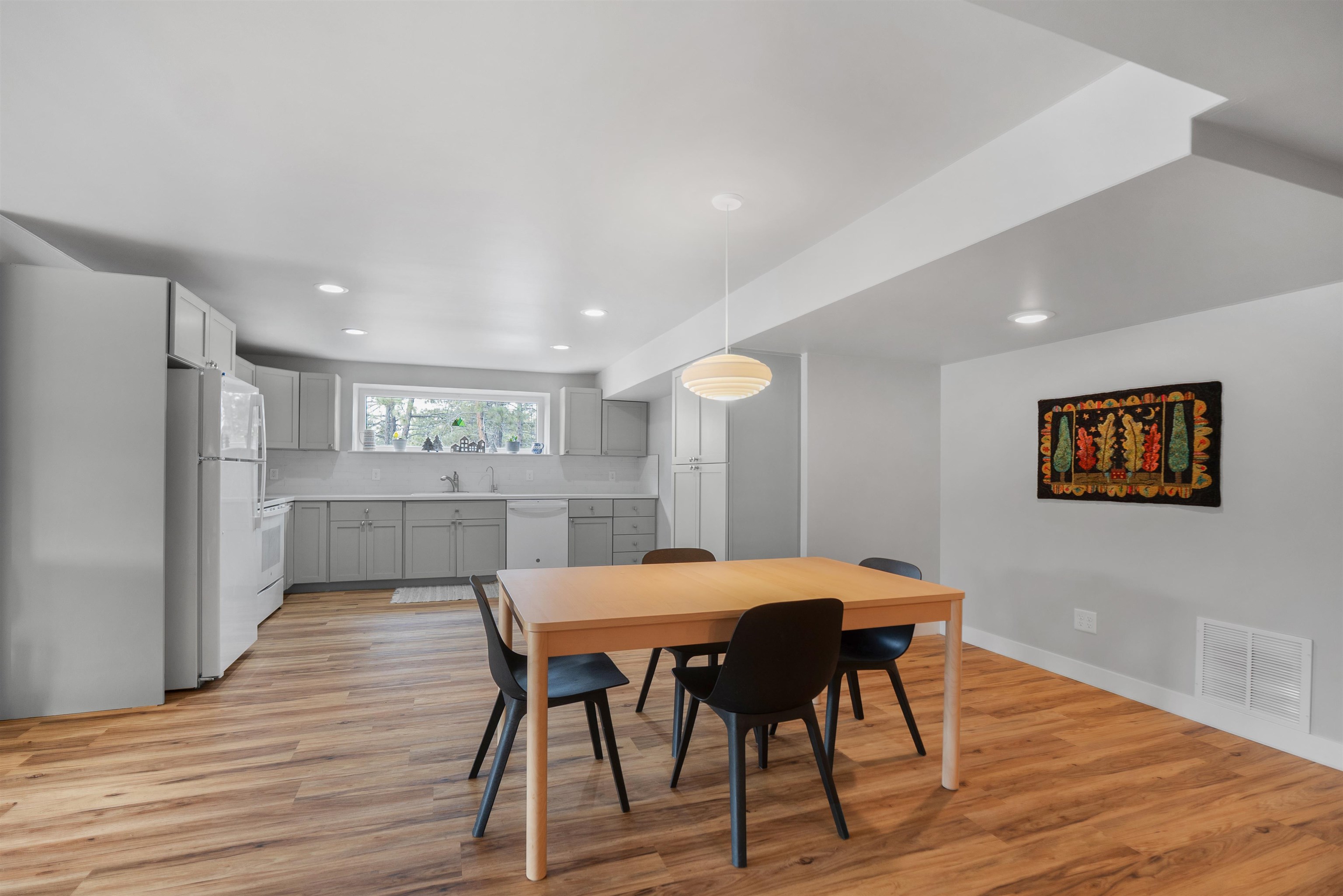 27546 Cascade Road