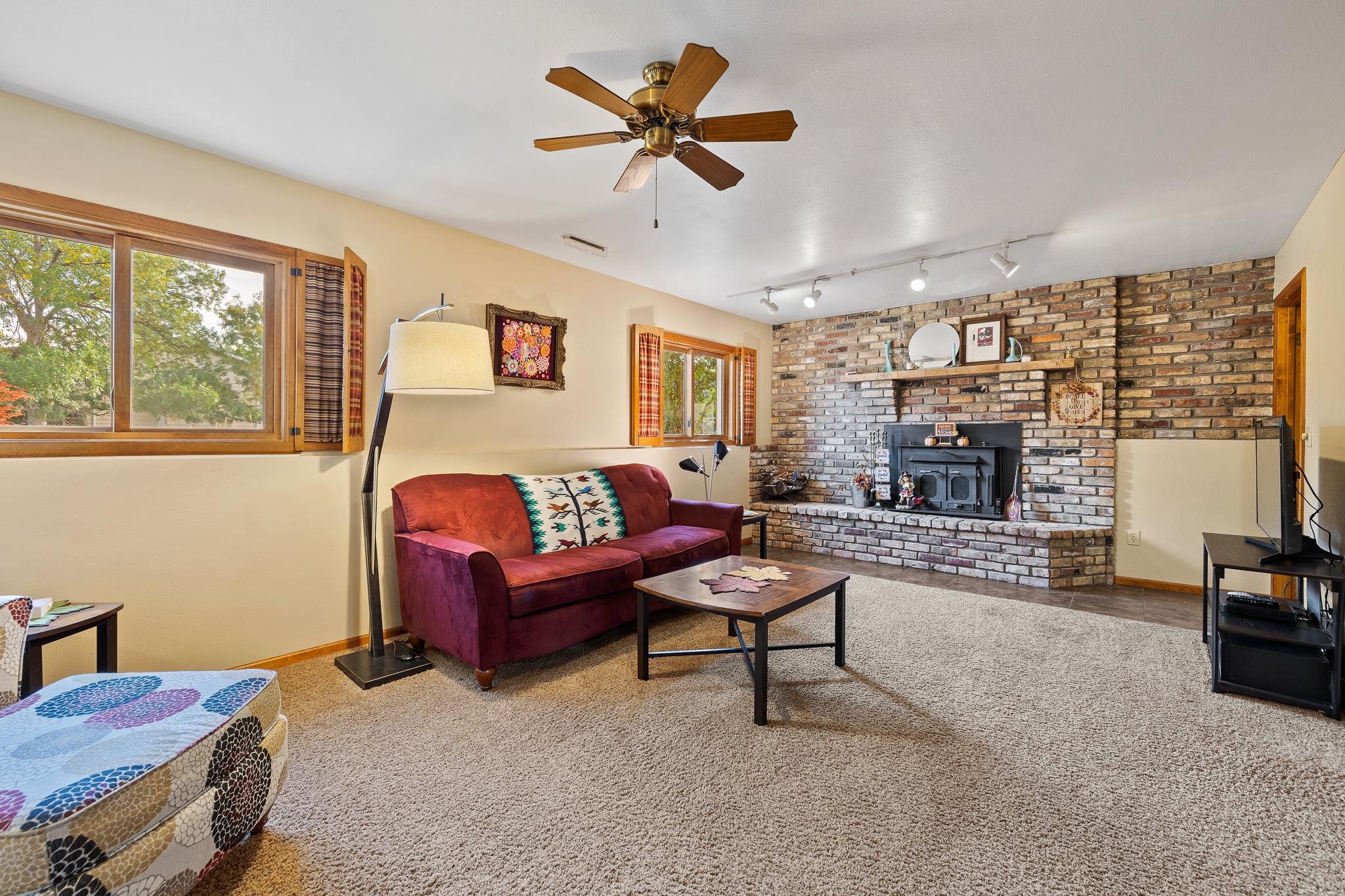3233 Meadowbrook Drive