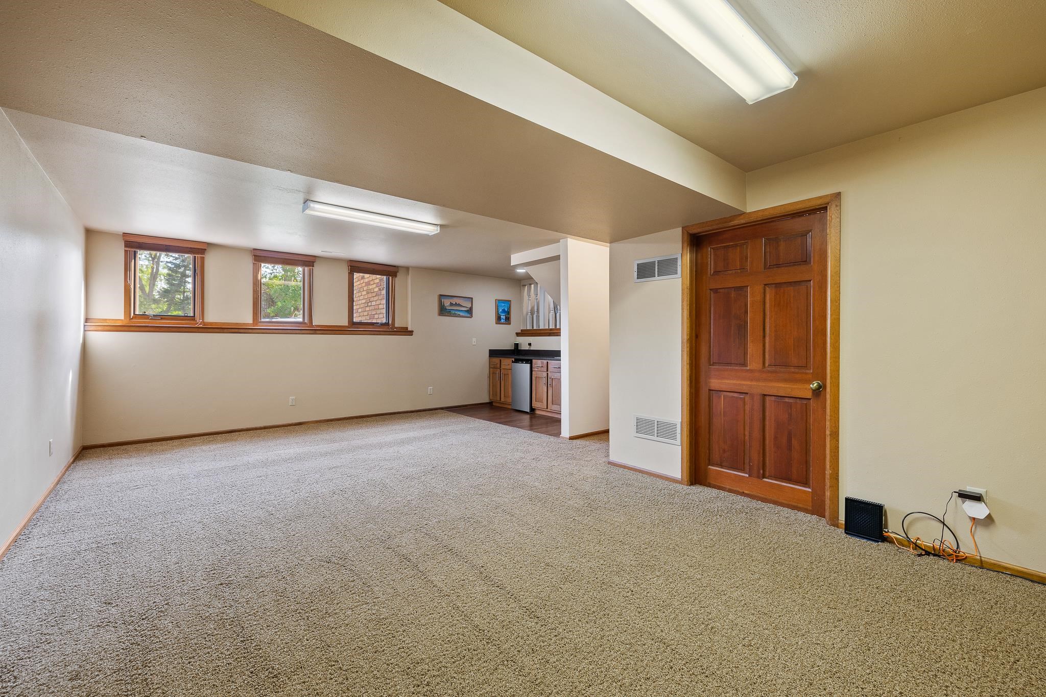 3233 Meadowbrook Drive