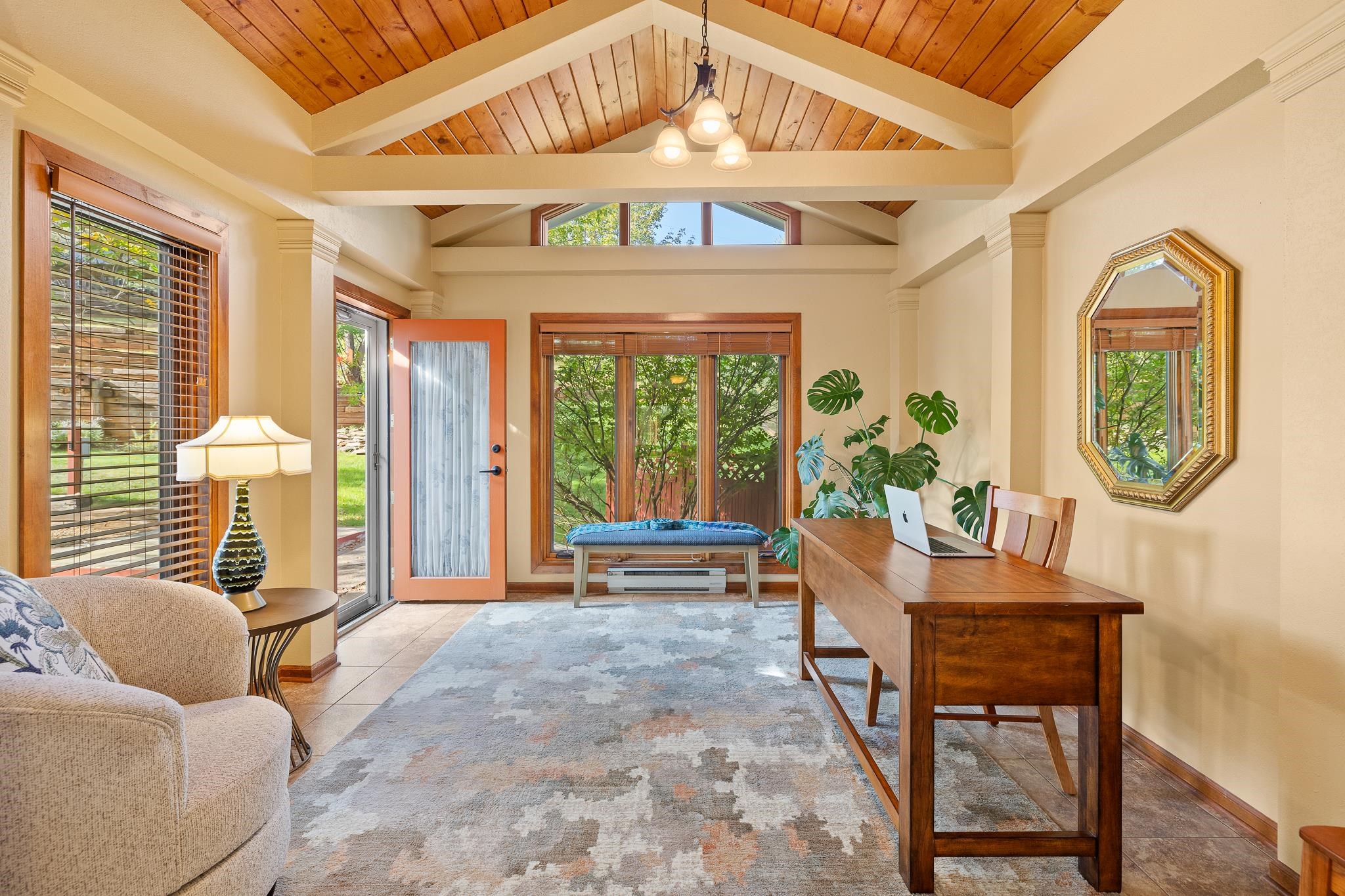 3233 Meadowbrook Drive