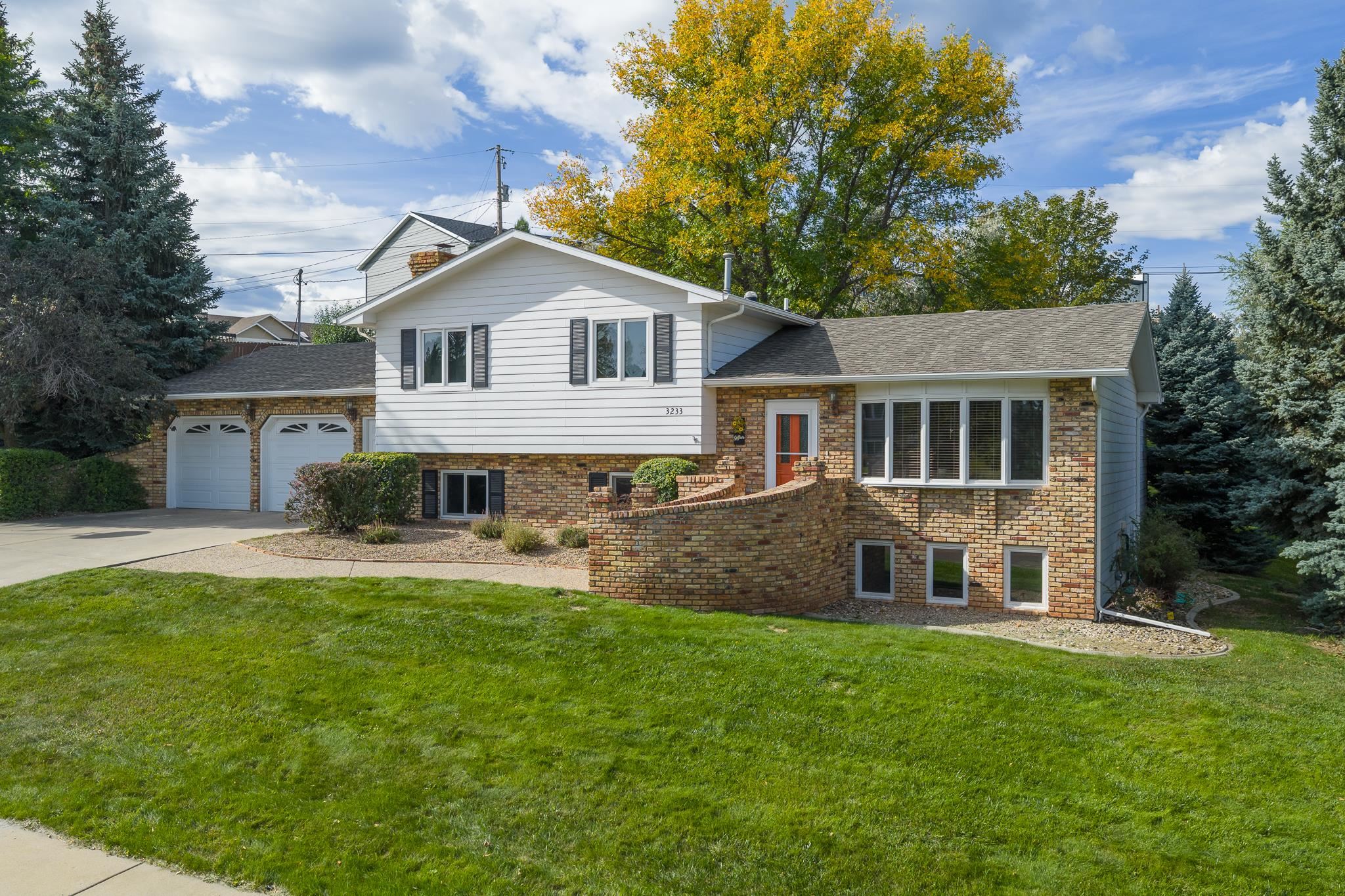 3233 Meadowbrook Drive