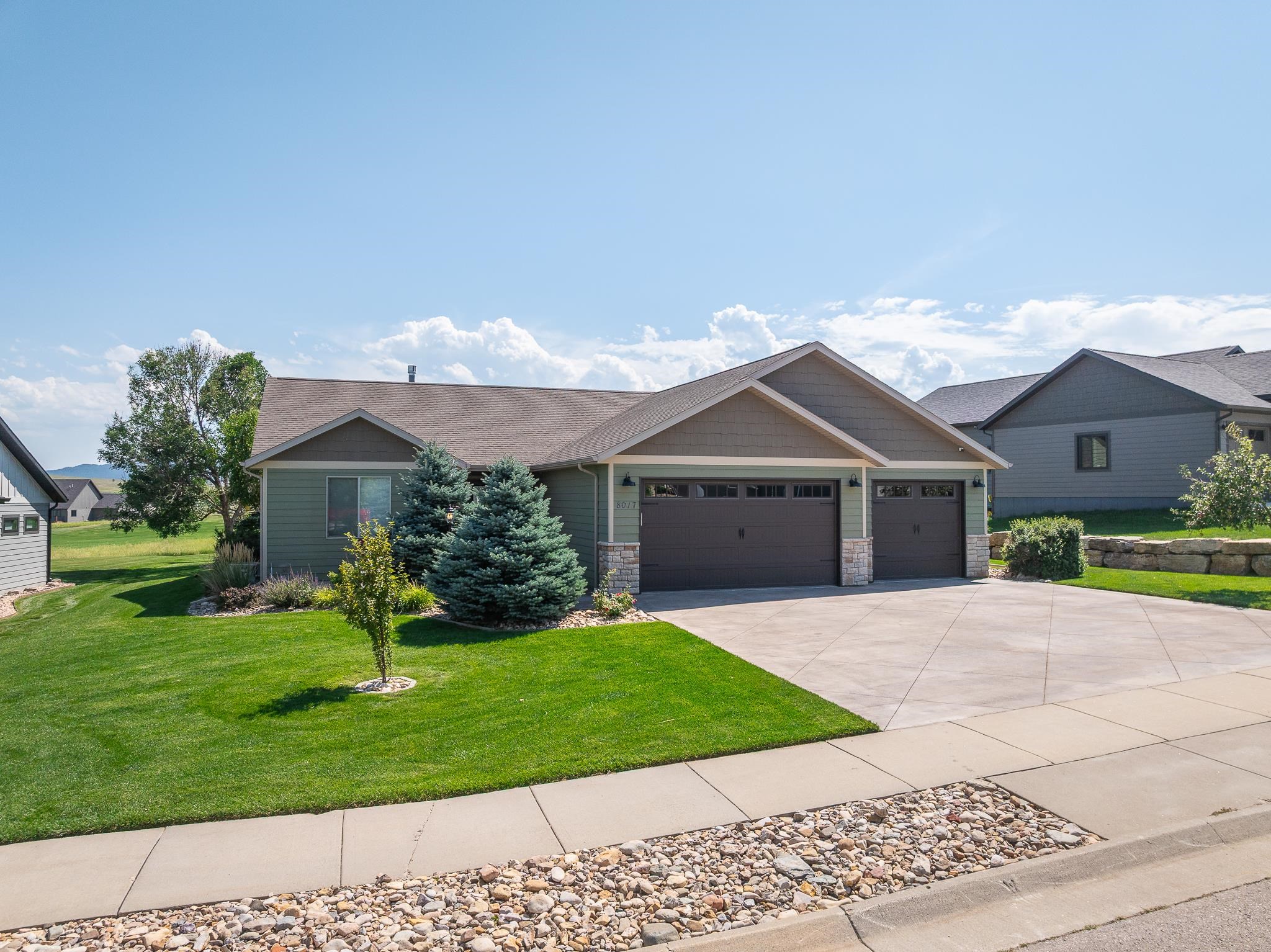 8017 Brooks Loop