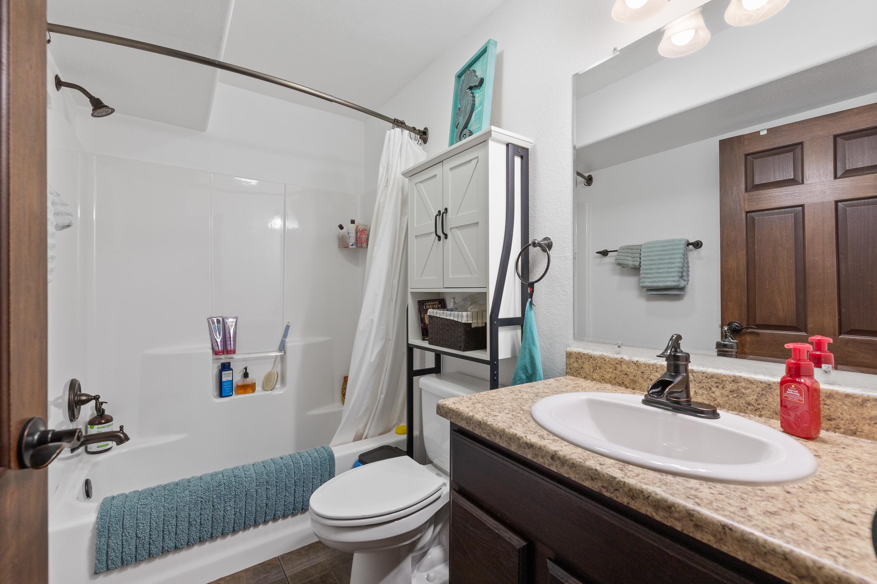 8017 Brooks Loop