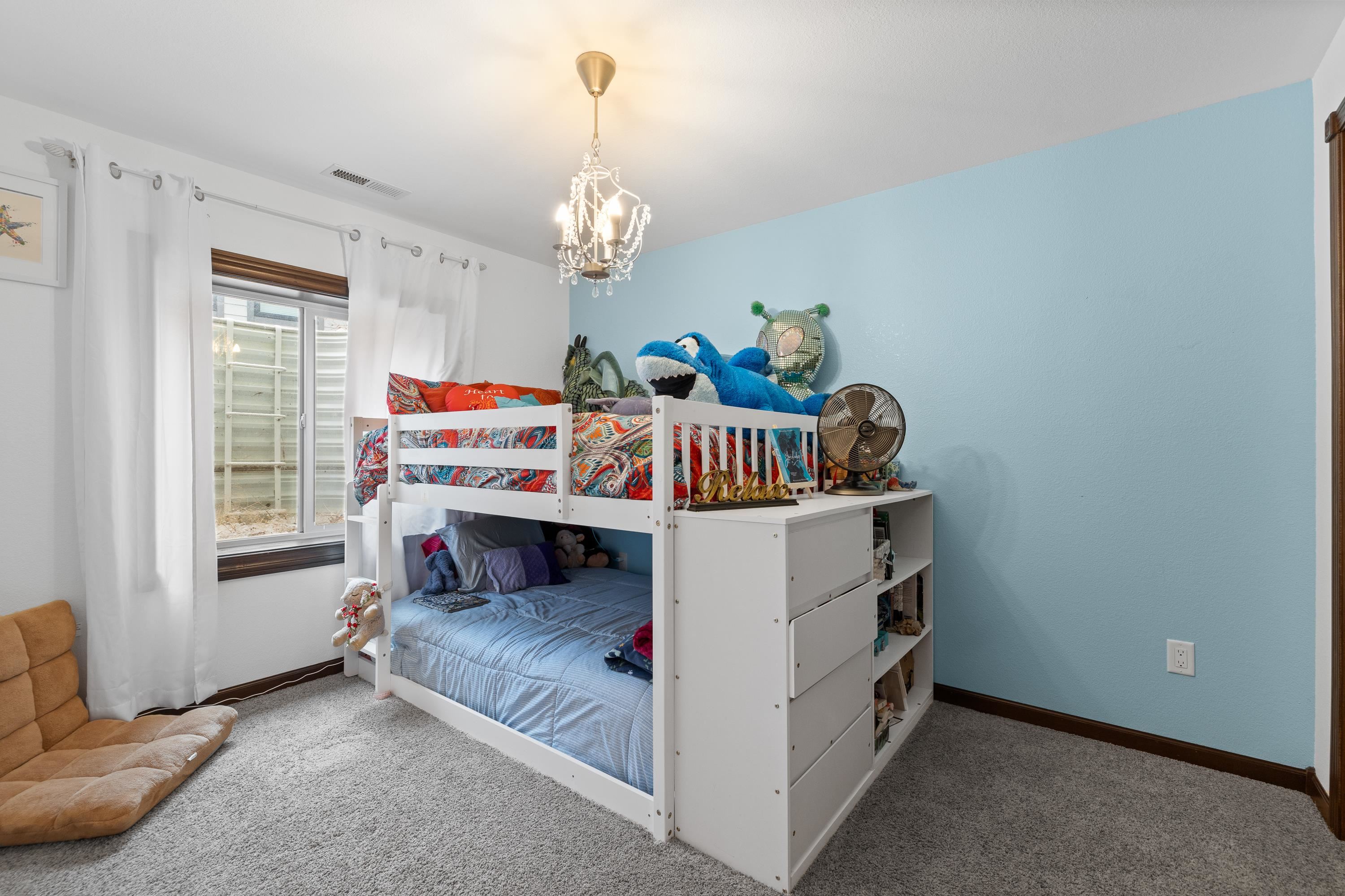 8017 Brooks Loop