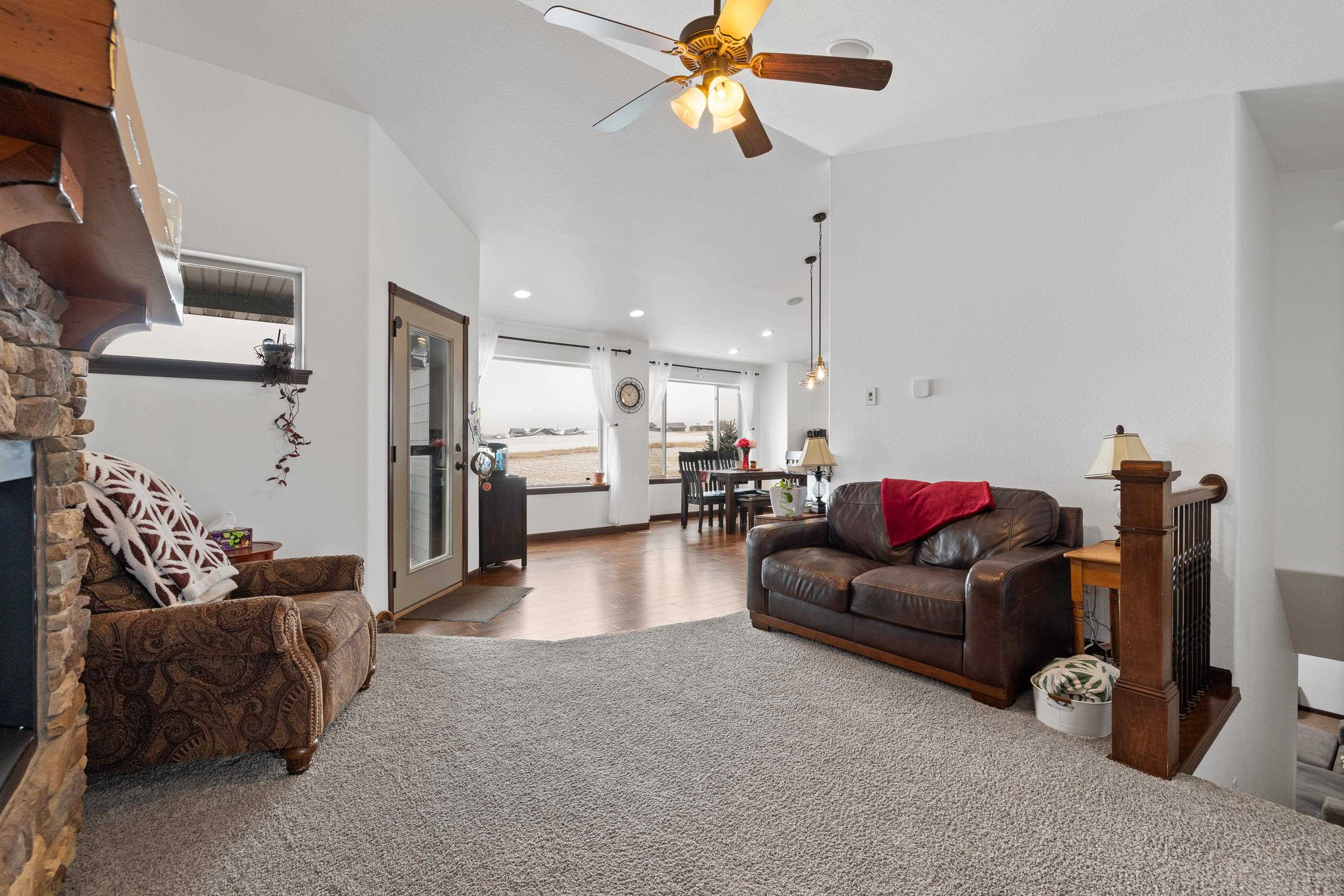 8017 Brooks Loop