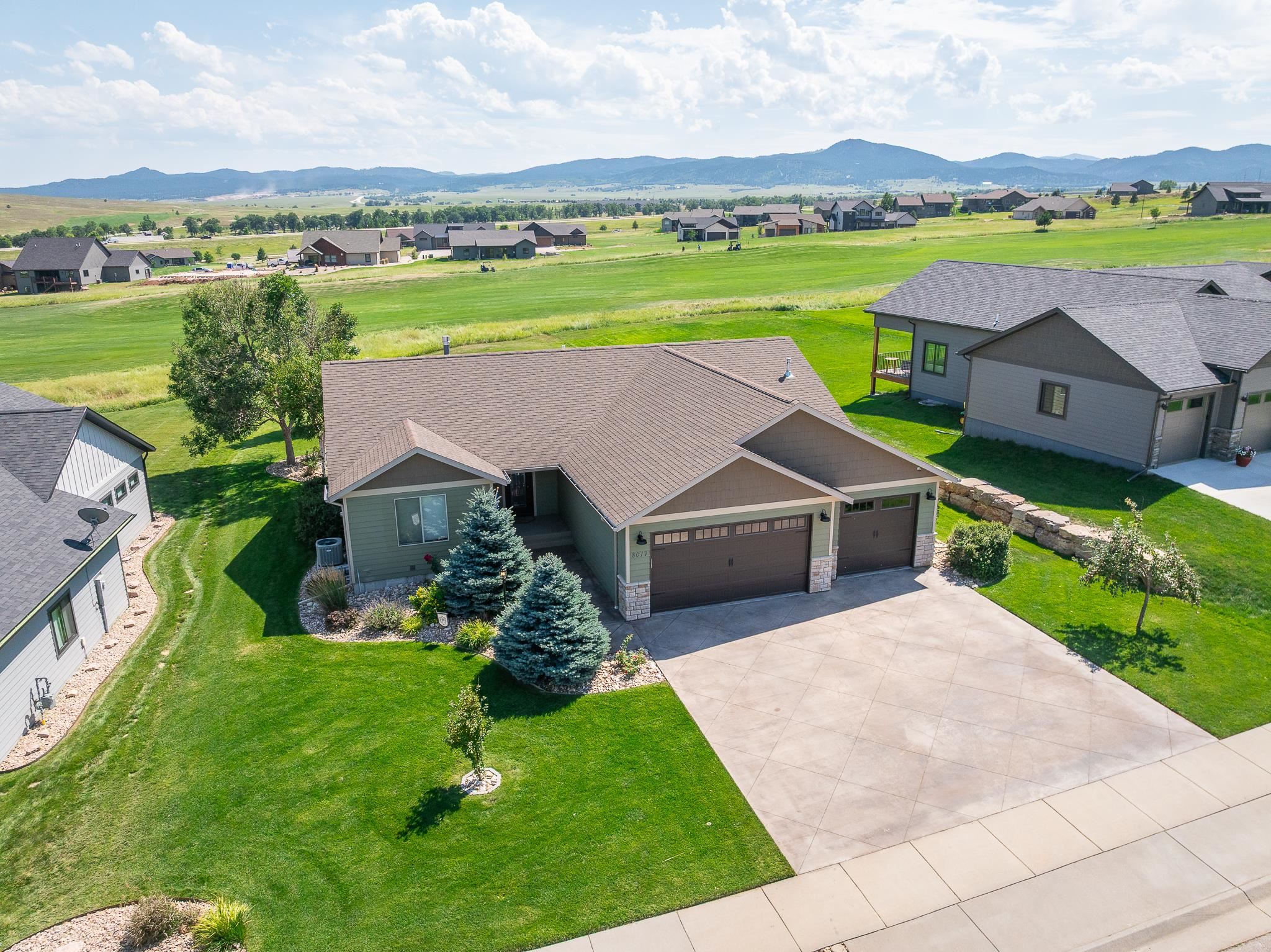 8017 Brooks Loop