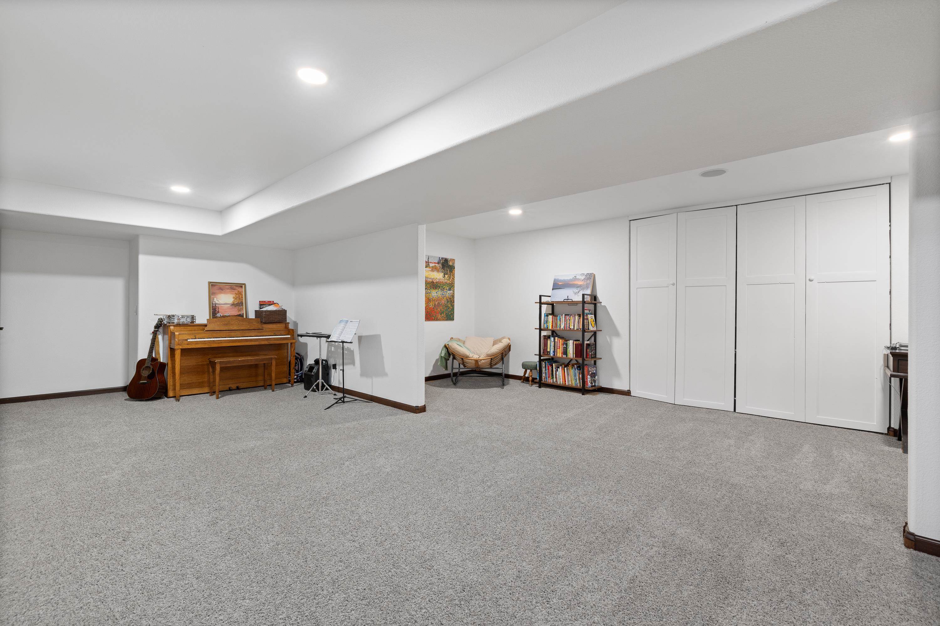 8017 Brooks Loop