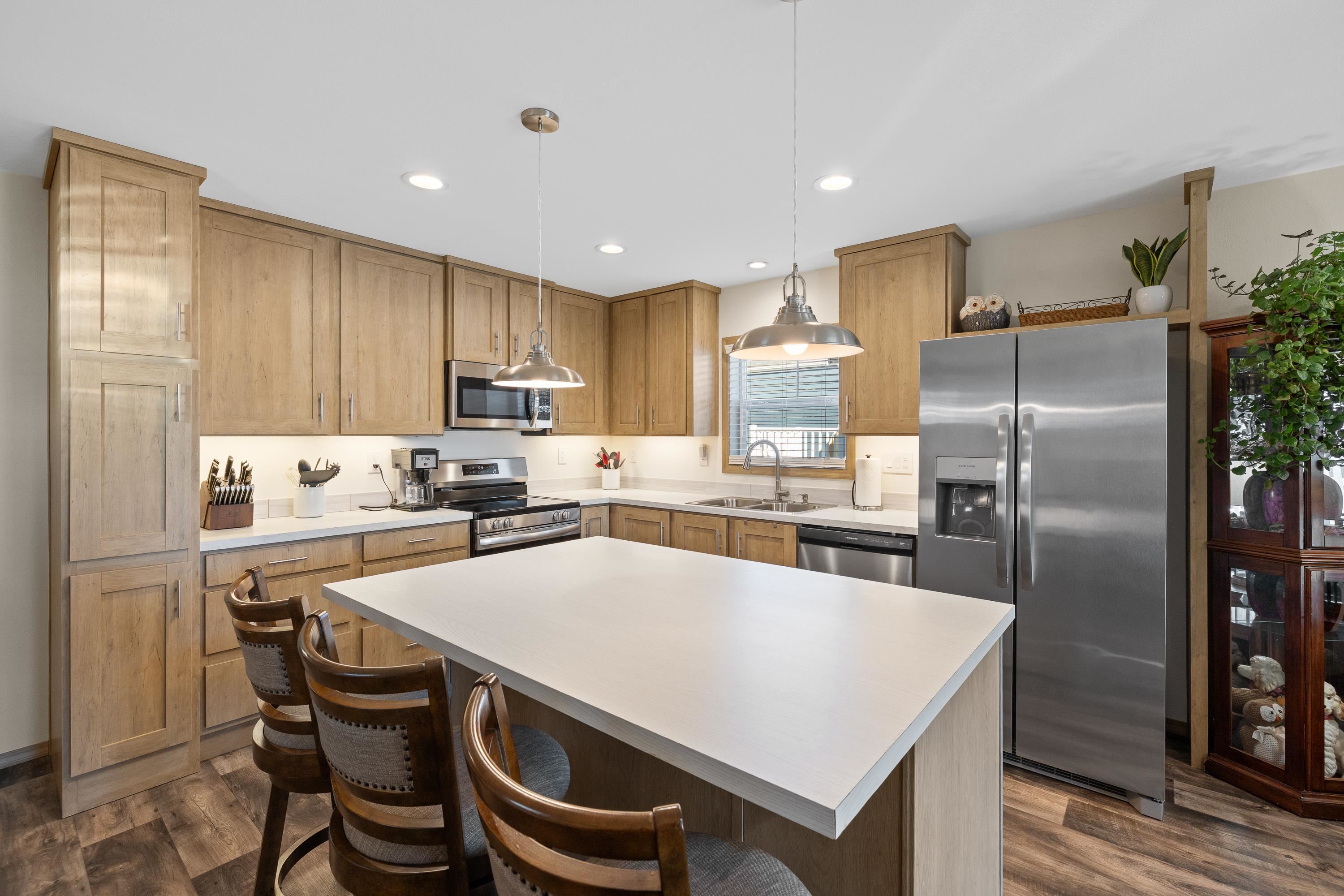 1717.19 E Philadelphia Street