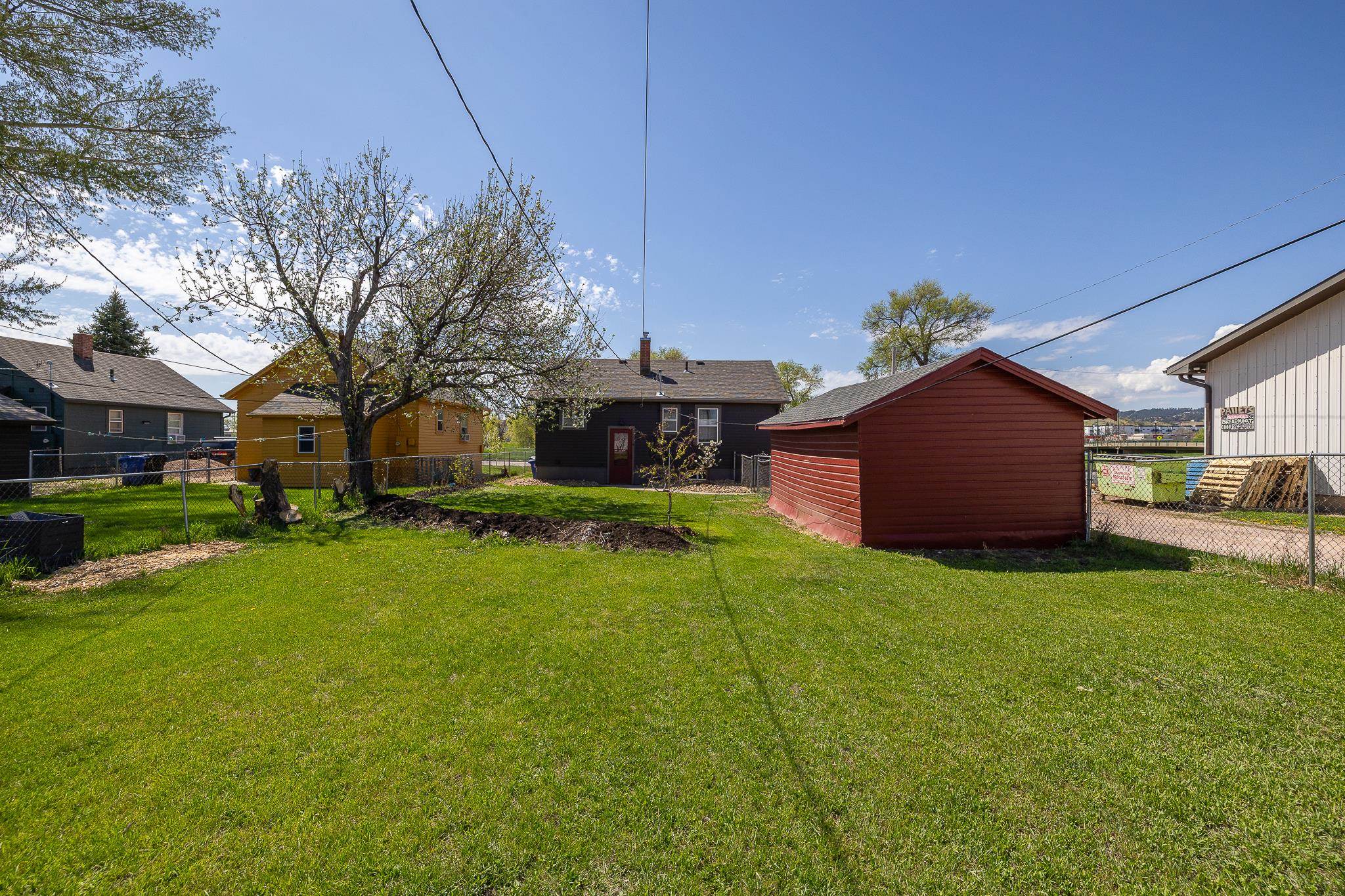 16 E St. Louis Street