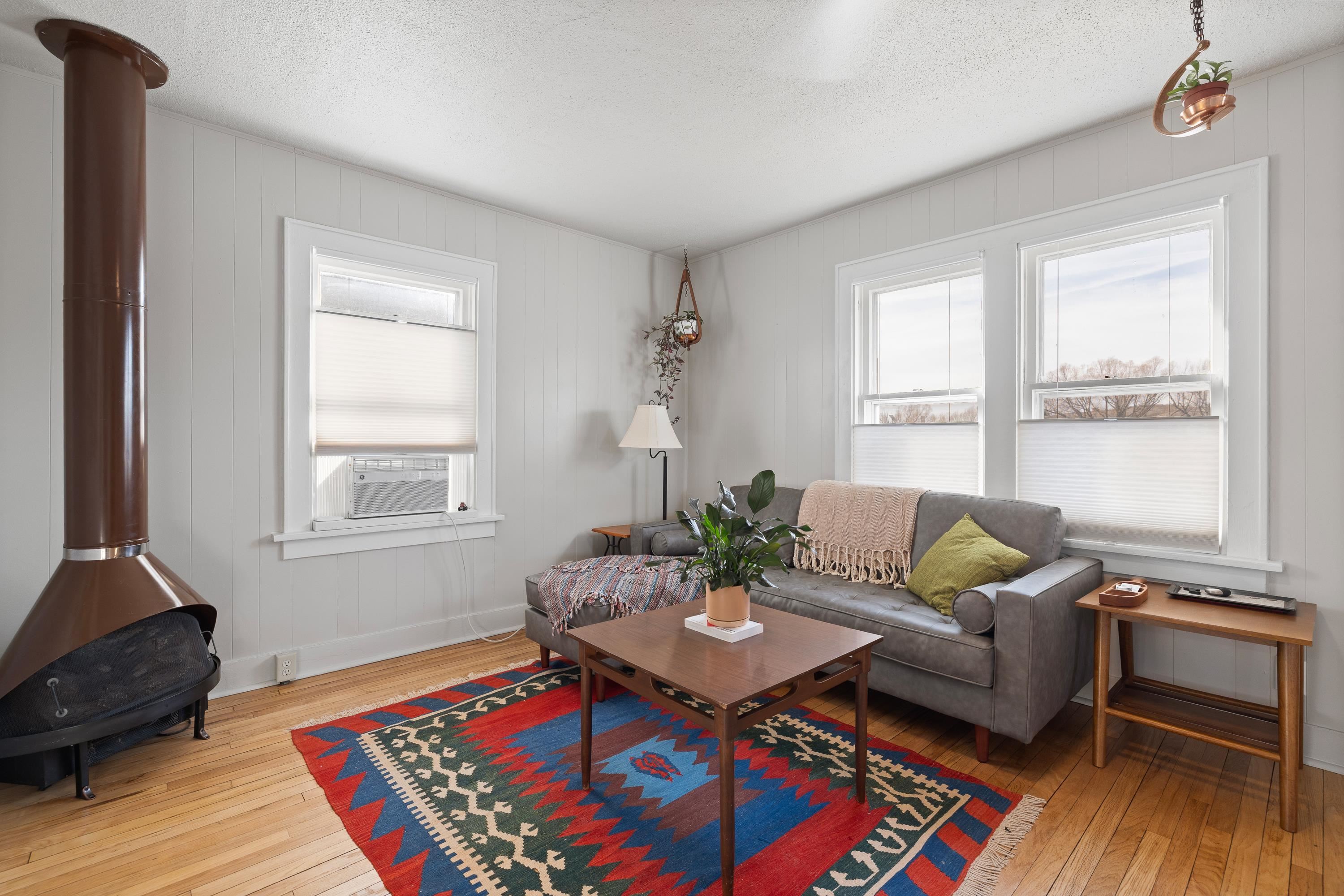 16 E St. Louis Street