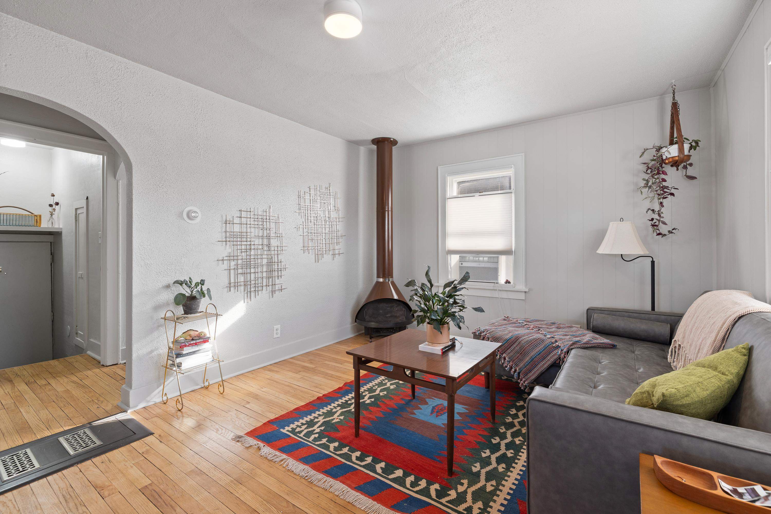 16 E St. Louis Street