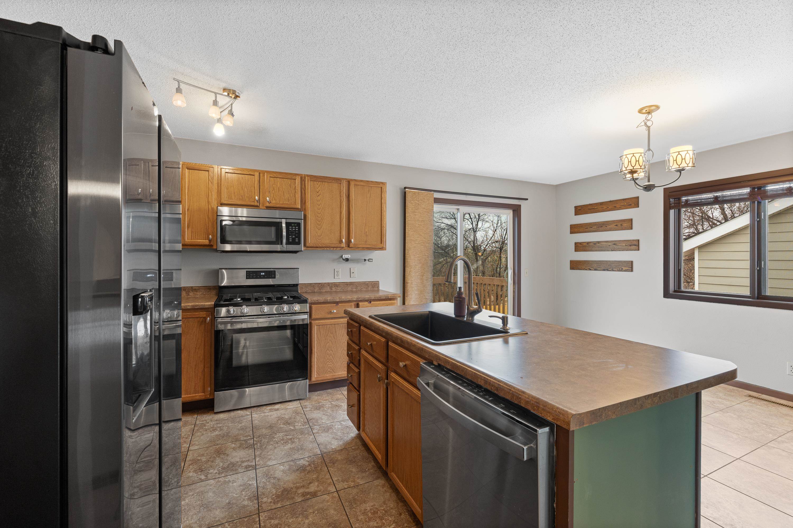 4023 Prairie View Drive