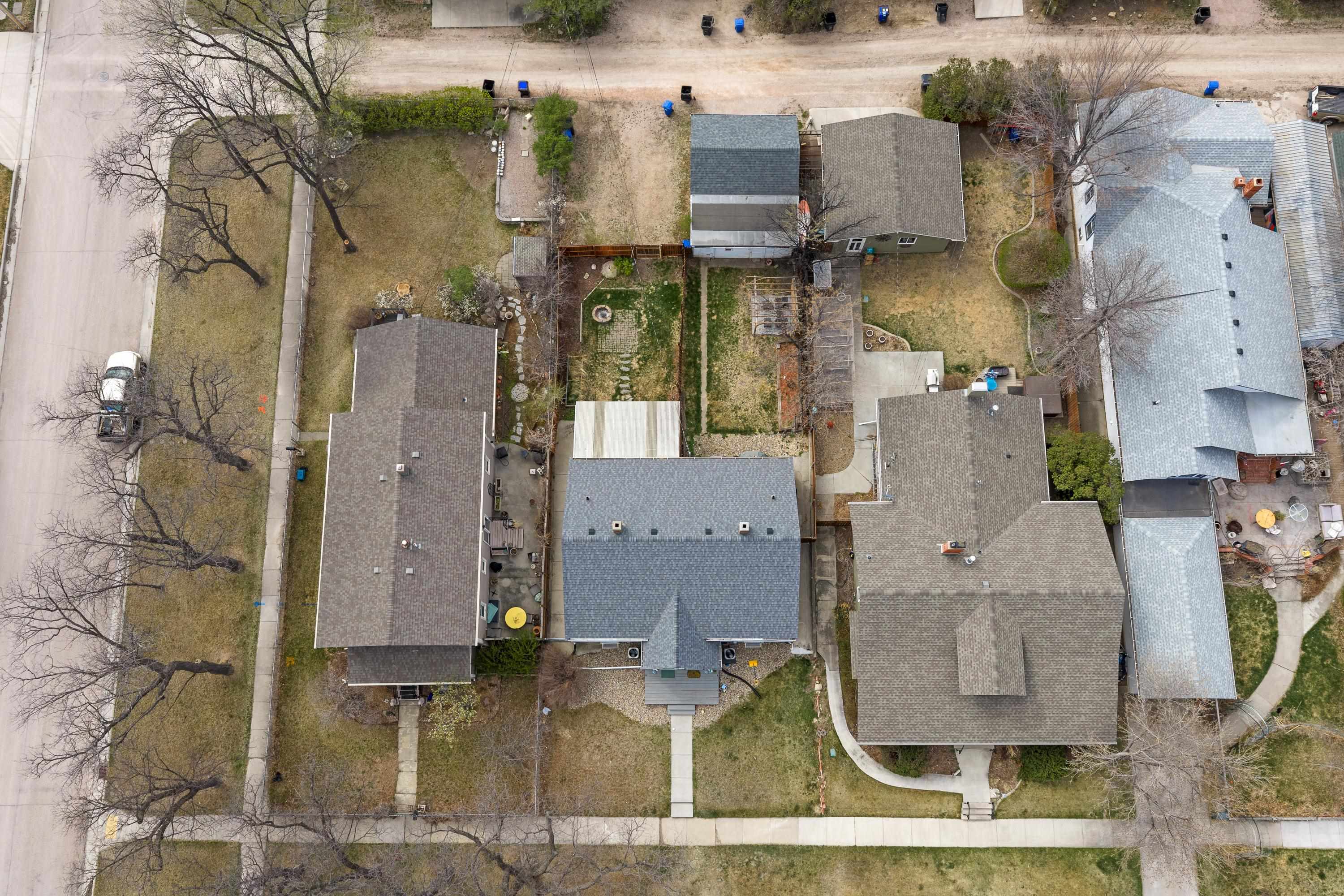 905 & 907 Clark Lane